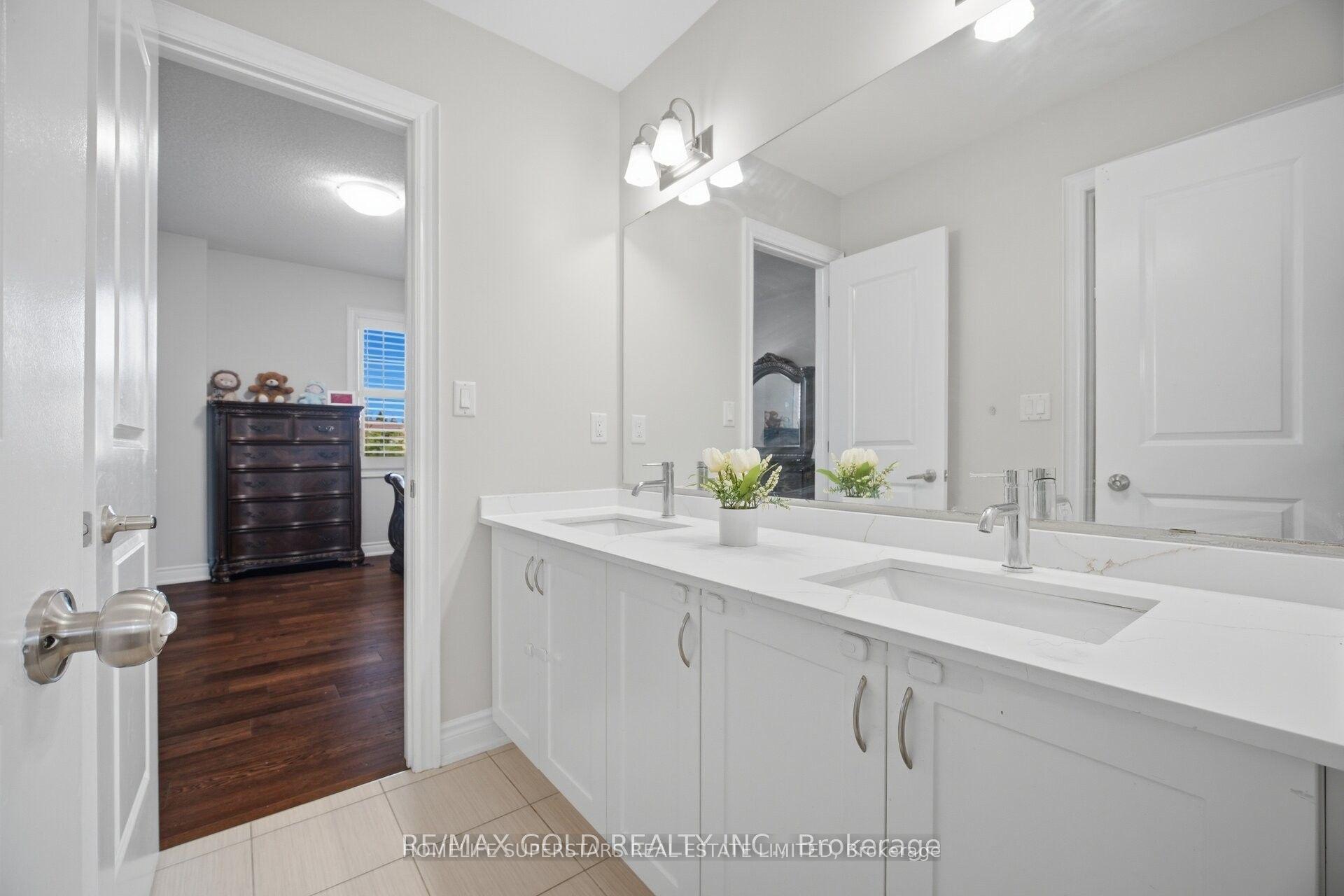 Photo 18 of 14 Ayrshire Court, Brampton, Snelgrove — HOMEH