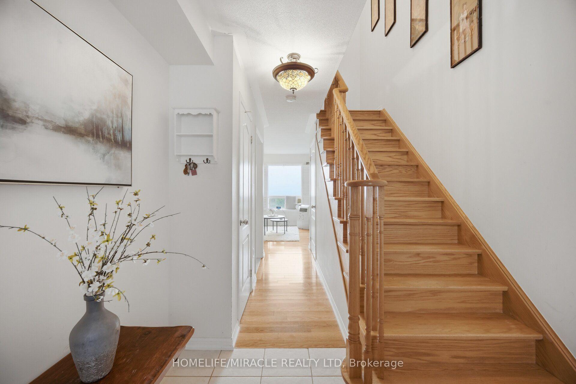 Photo 5 of 6 Barkdale Way, Whitby, Pringle Creek — HOMEH