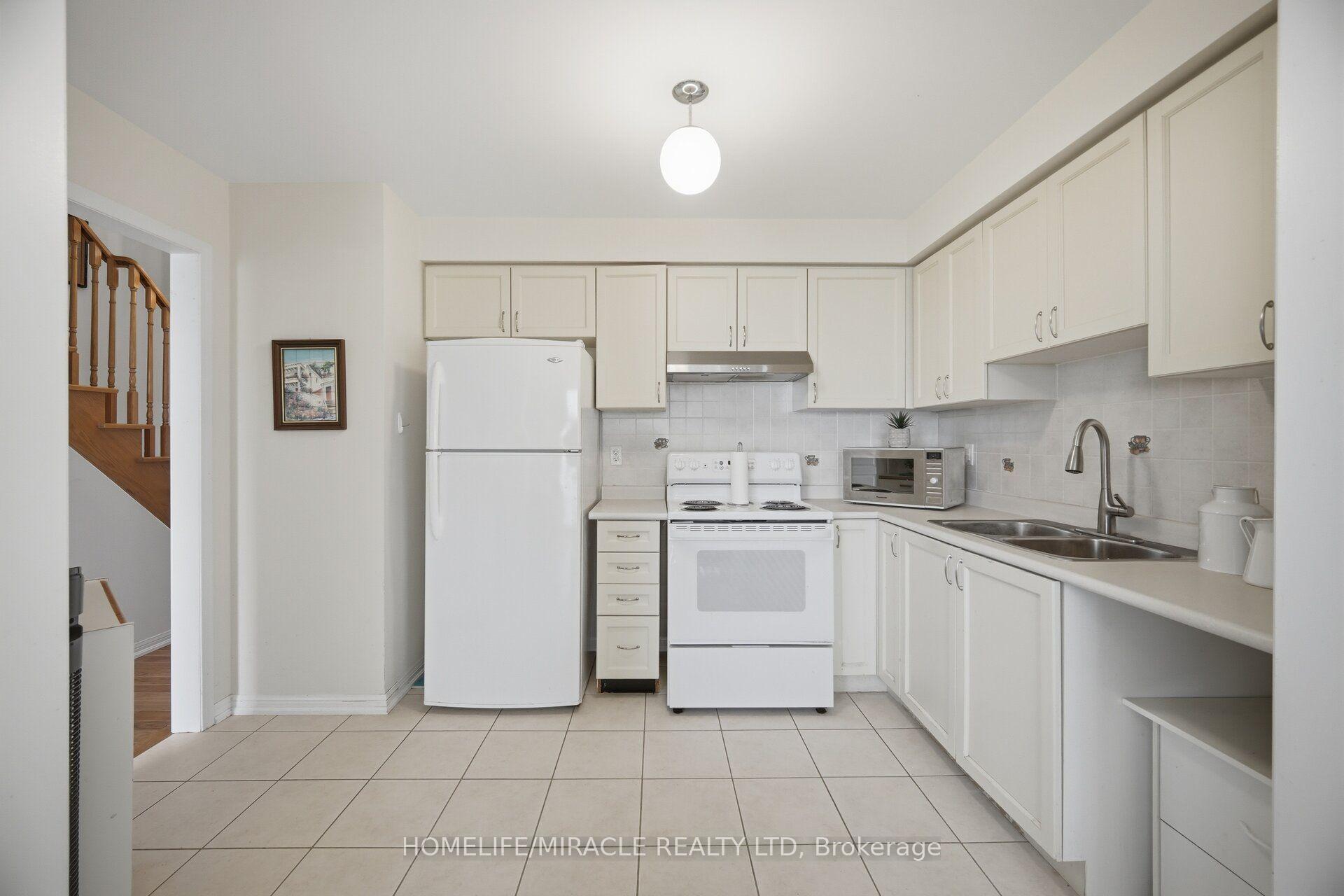 Photo 7 of 6 Barkdale Way, Whitby, Pringle Creek — HOMEH