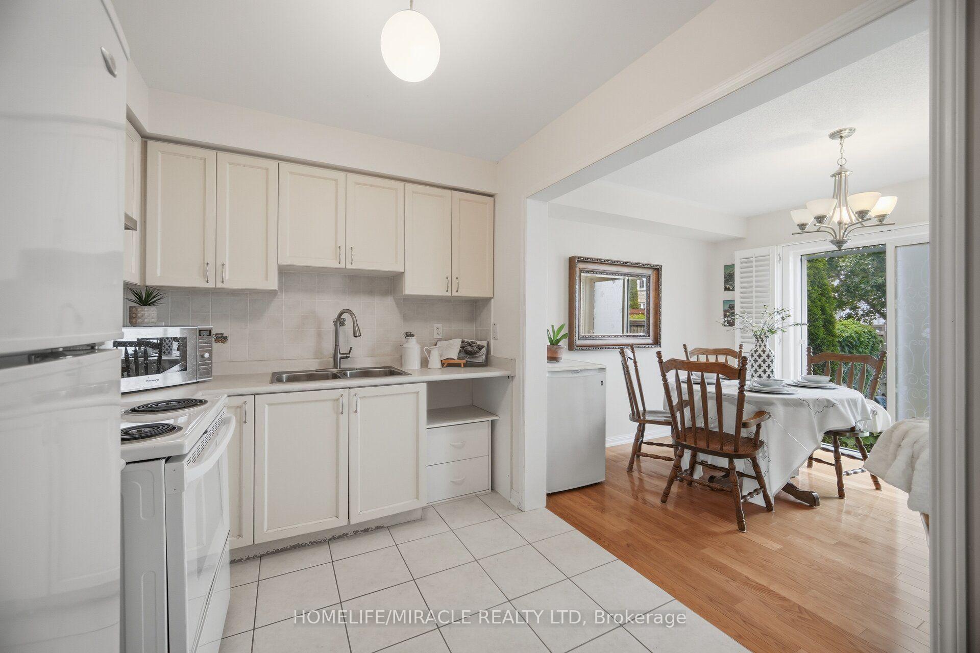 Photo 8 of 6 Barkdale Way, Whitby, Pringle Creek — HOMEH