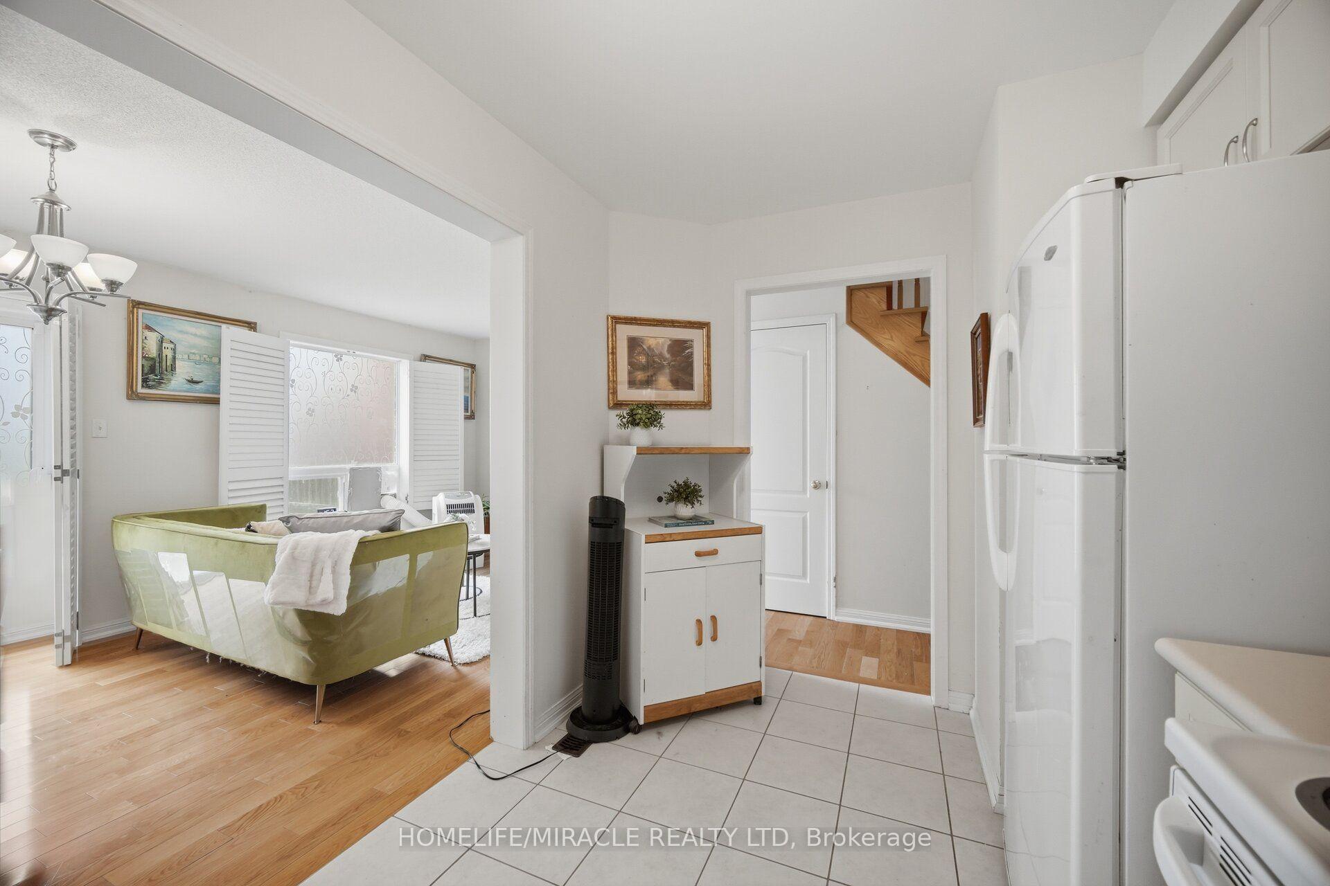 Photo 9 of 6 Barkdale Way, Whitby, Pringle Creek — HOMEH
