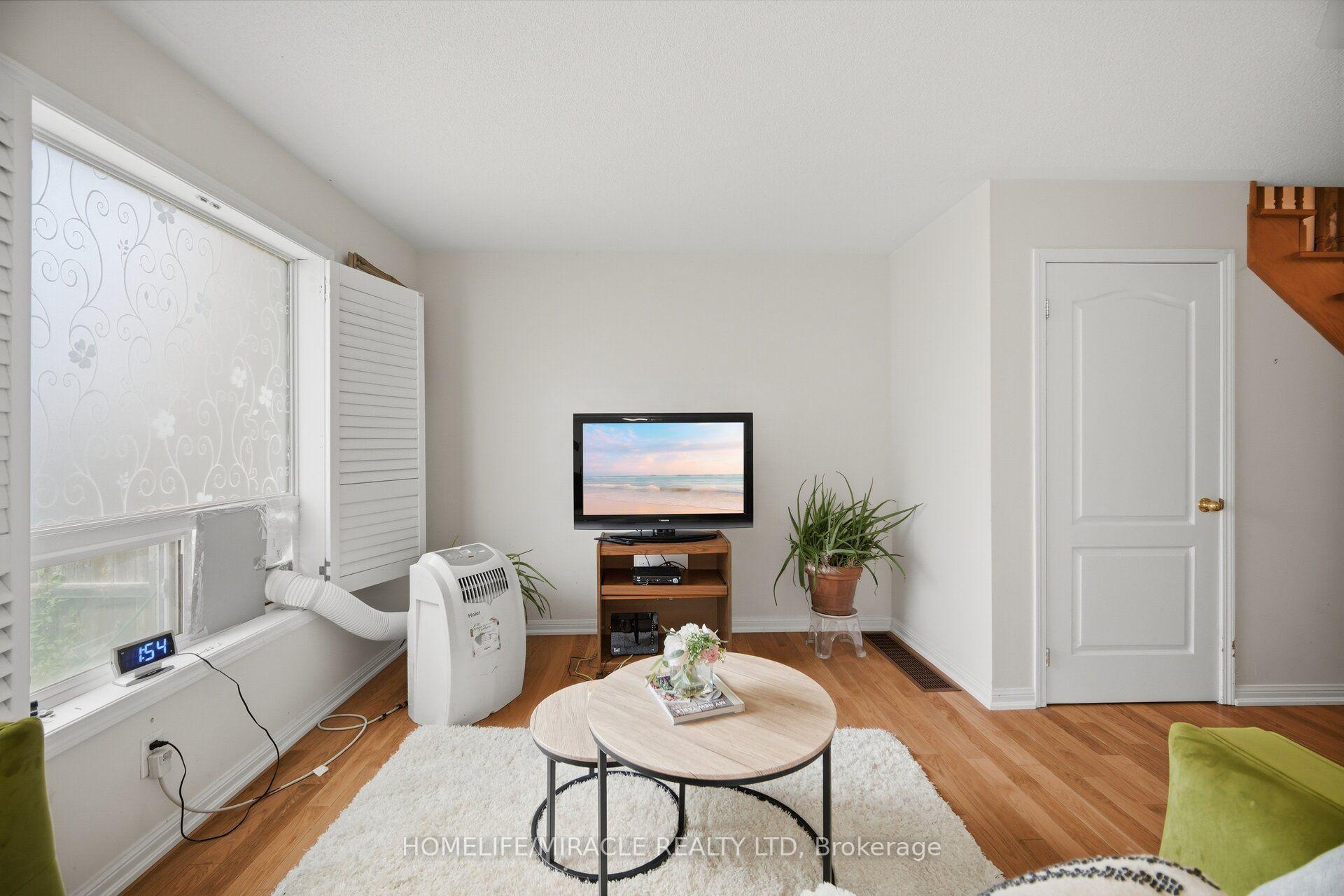 Photo 13 of 6 Barkdale Way, Whitby, Pringle Creek — HOMEH