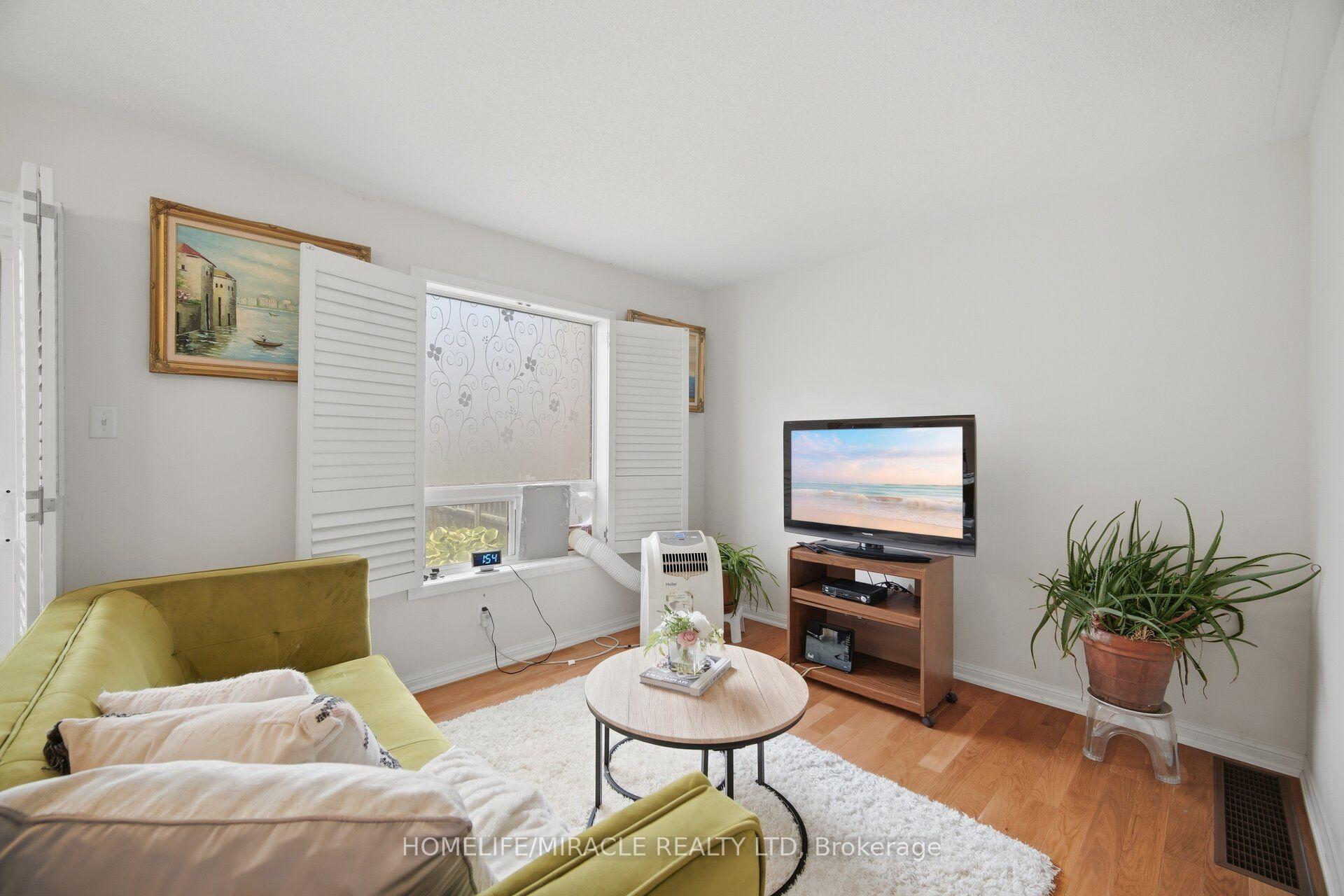 Photo 14 of 6 Barkdale Way, Whitby, Pringle Creek — HOMEH