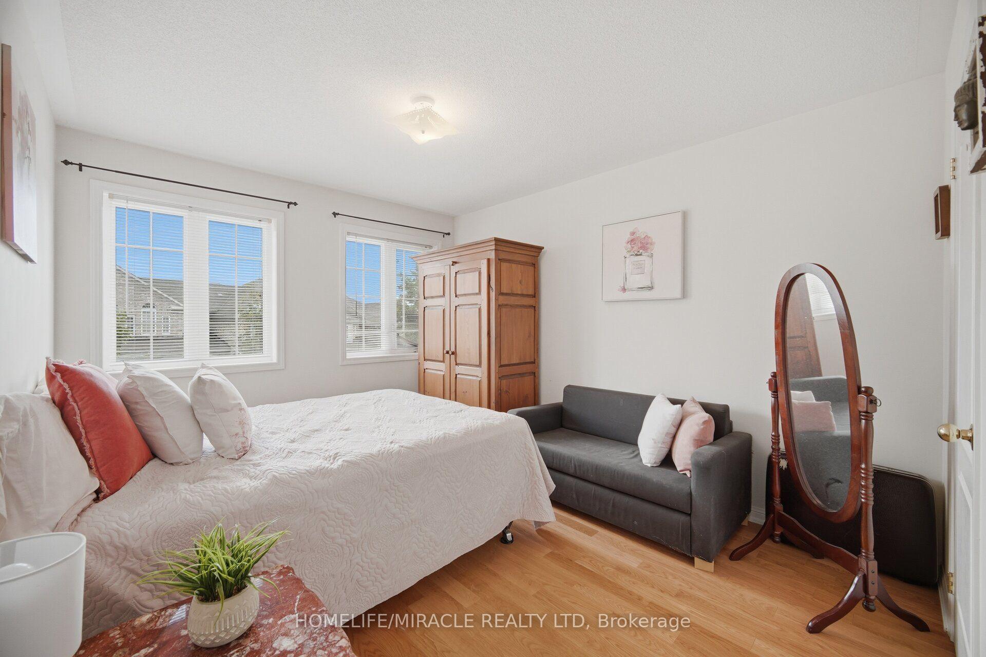 Photo 18 of 6 Barkdale Way, Whitby, Pringle Creek — HOMEH