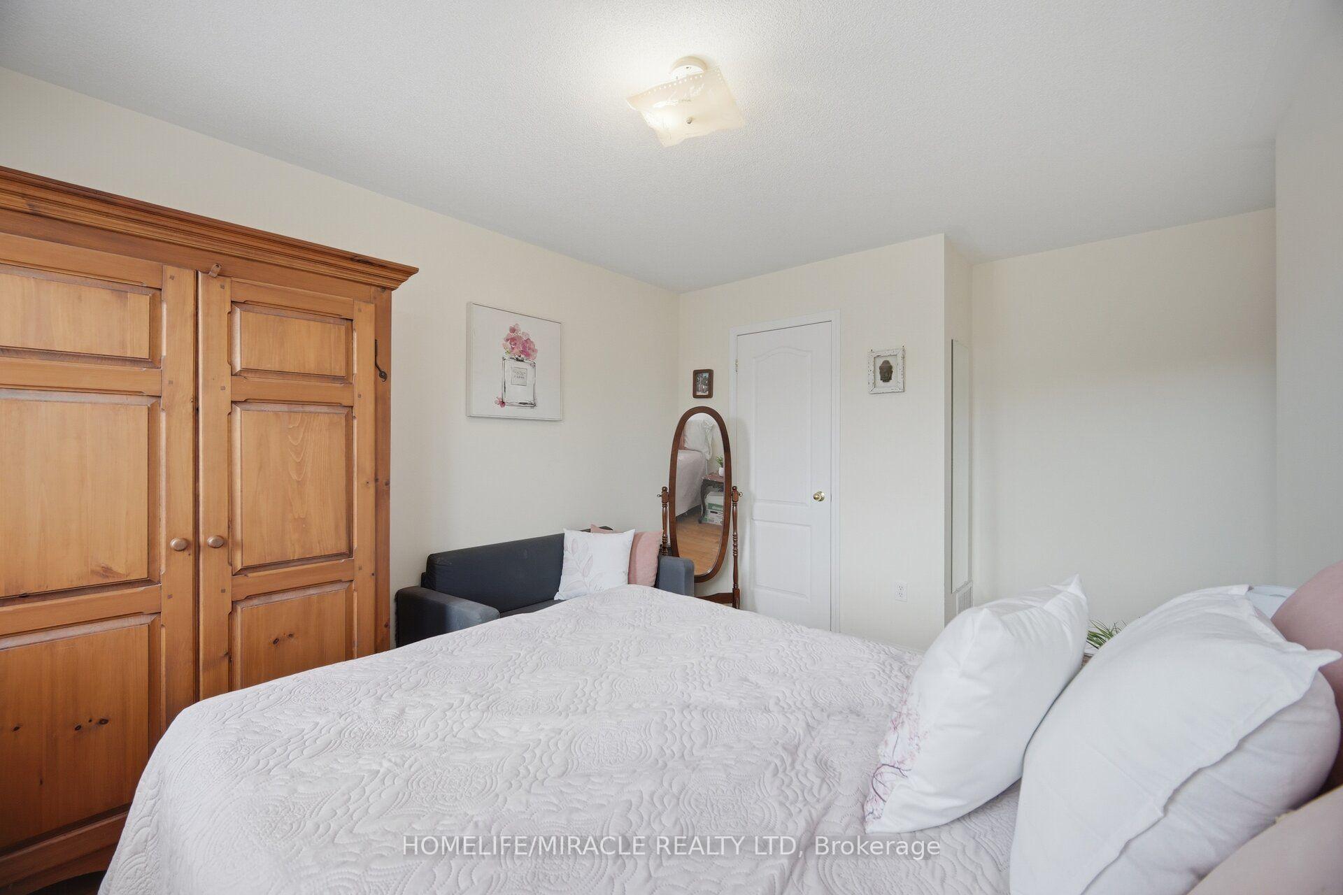 Photo 20 of 6 Barkdale Way, Whitby, Pringle Creek — HOMEH