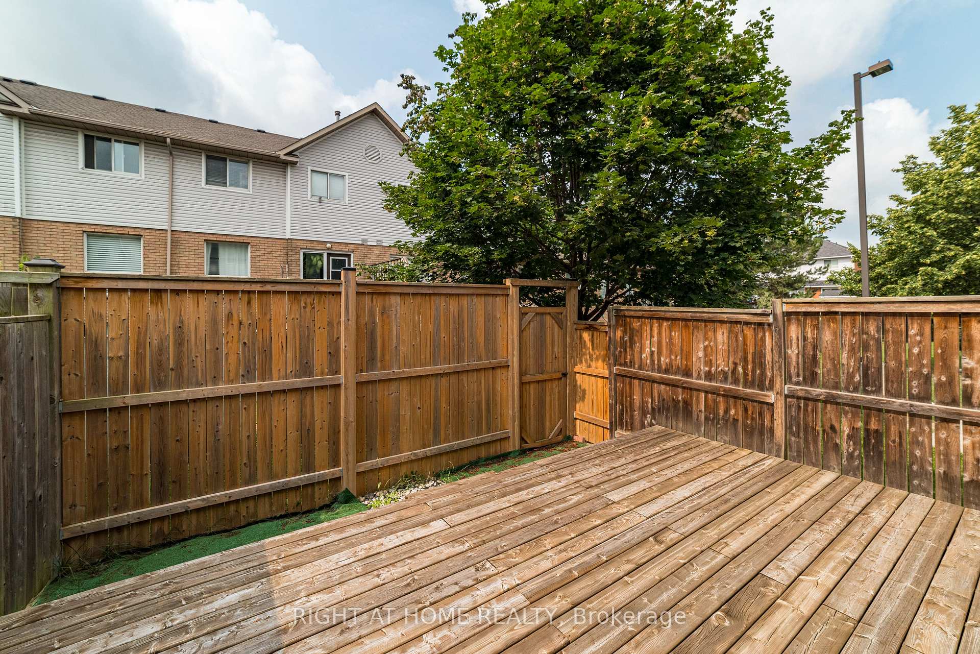 Photo 7 of Unit 11, 39 Pinewoods Drive, Hamilton, Stoney Creek Mountain — HOMEH