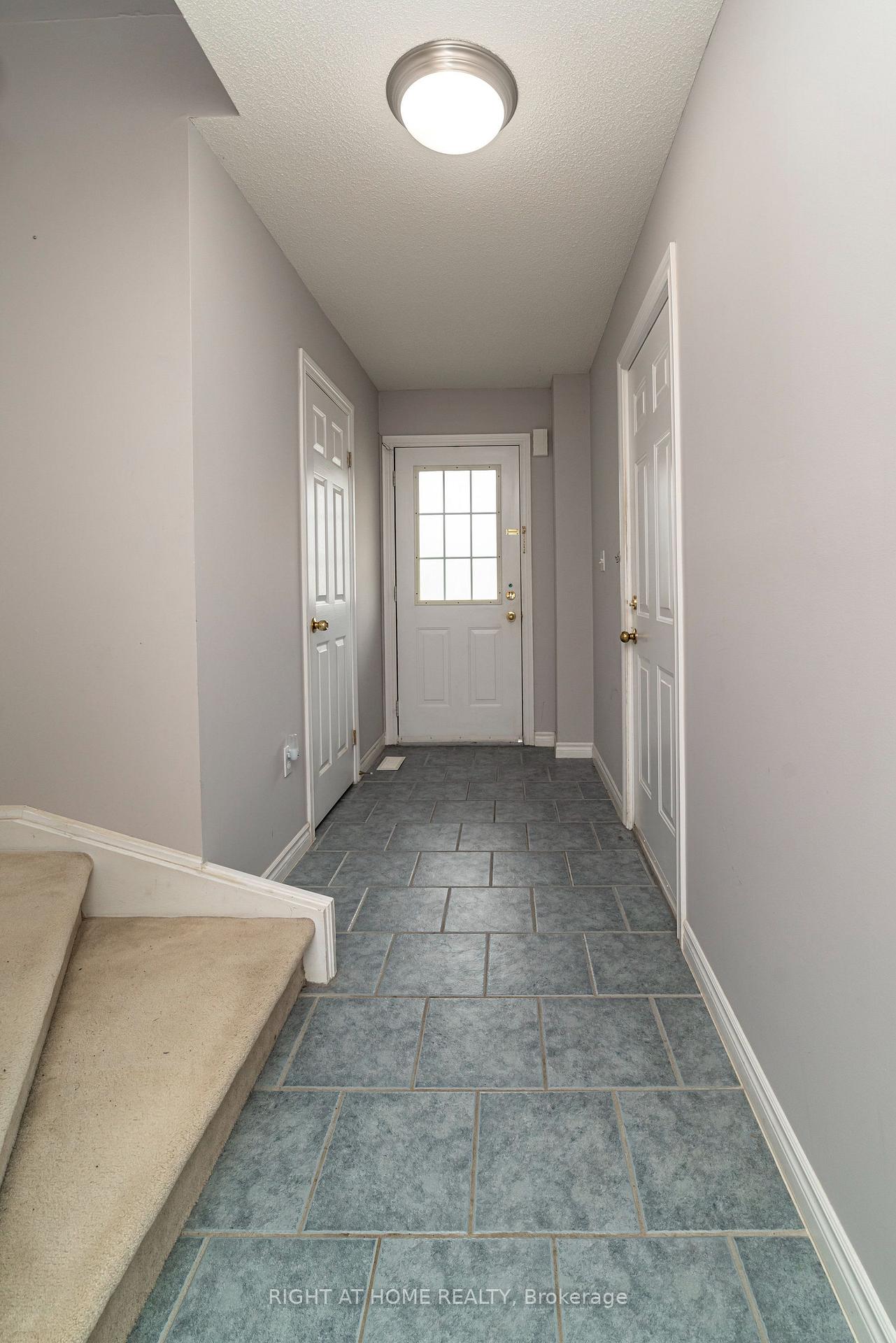 Photo 11 of Unit 11, 39 Pinewoods Drive, Hamilton, Stoney Creek Mountain — HOMEH