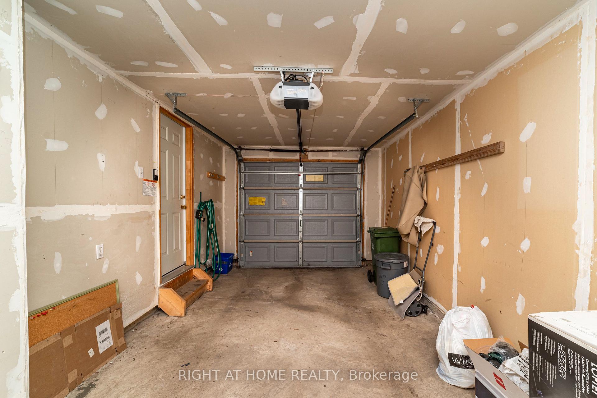 Photo 20 of Unit 11, 39 Pinewoods Drive, Hamilton, Stoney Creek Mountain — HOMEH