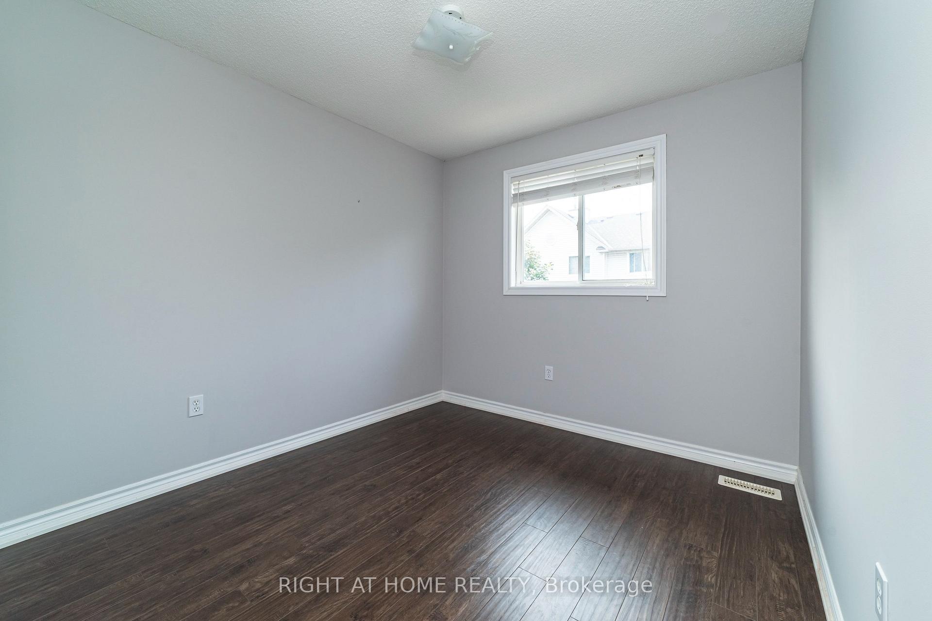 Photo 25 of Unit 11, 39 Pinewoods Drive, Hamilton, Stoney Creek Mountain — HOMEH