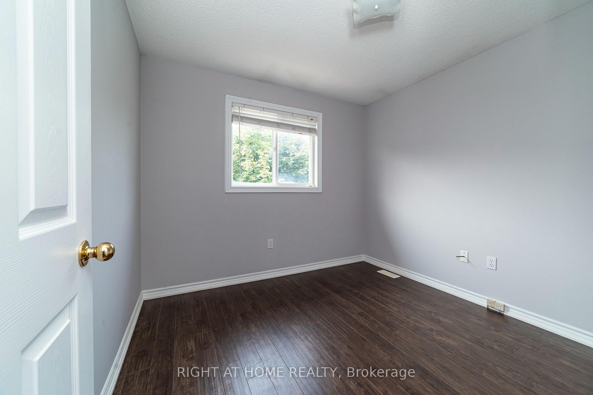 Photo 27 of Unit 11, 39 Pinewoods Drive, Hamilton, Stoney Creek Mountain — HOMEH