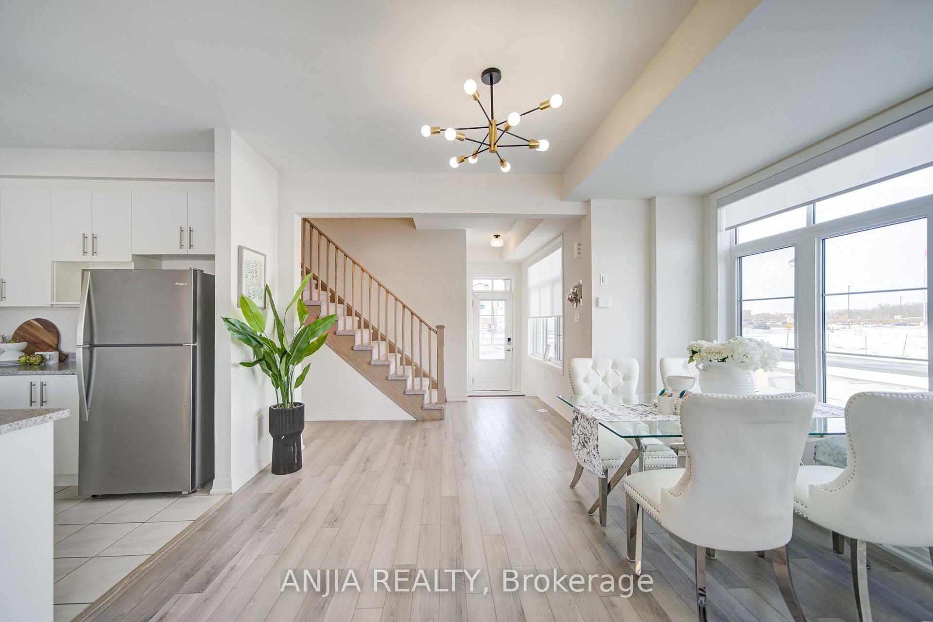 Photo 4 of 111 Carneros Way, Markham, Cedar Grove — HOMEH
