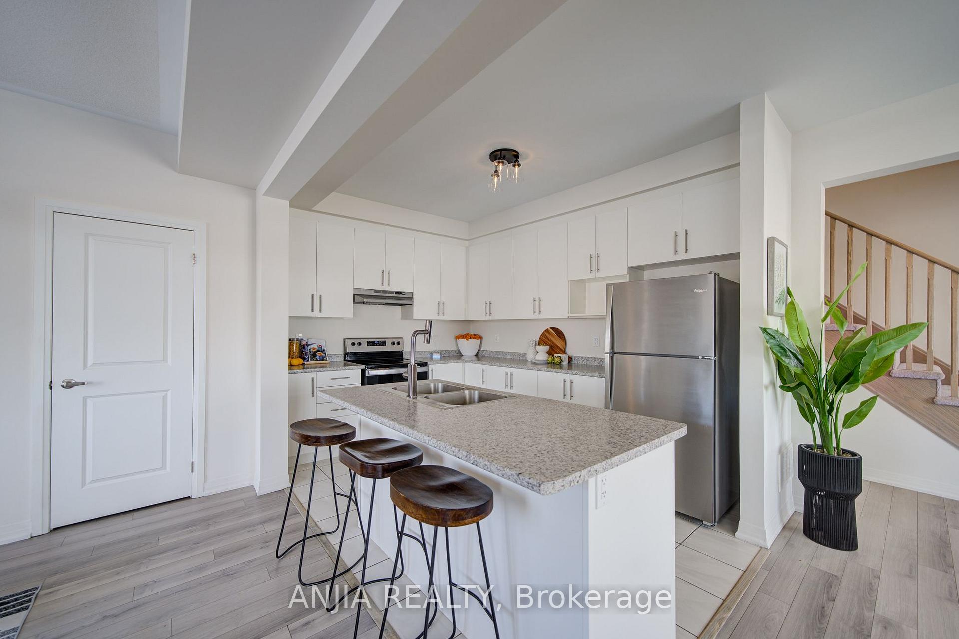 Photo 11 of 111 Carneros Way, Markham, Cedar Grove — HOMEH