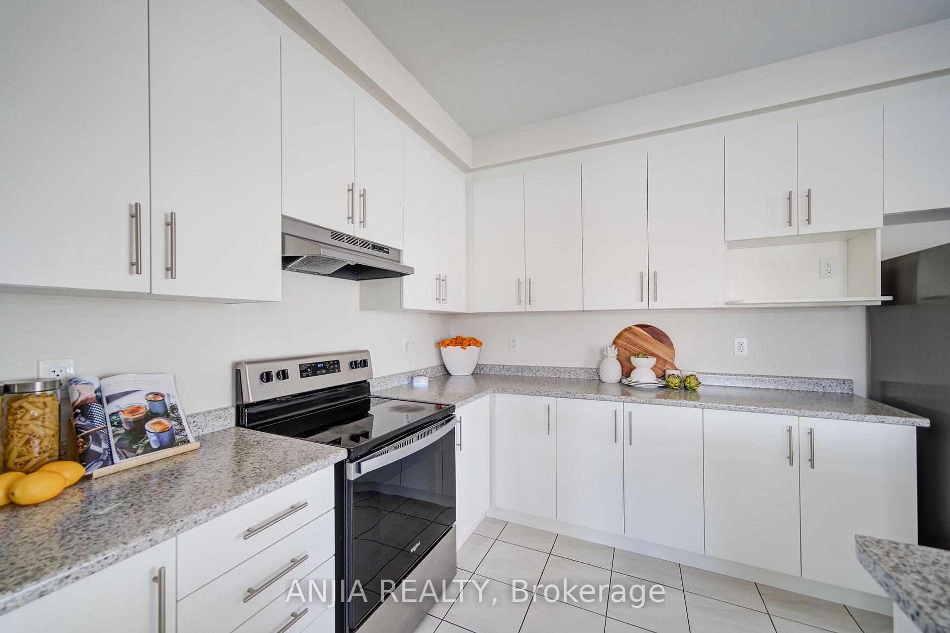 Photo 12 of 111 Carneros Way, Markham, Cedar Grove — HOMEH
