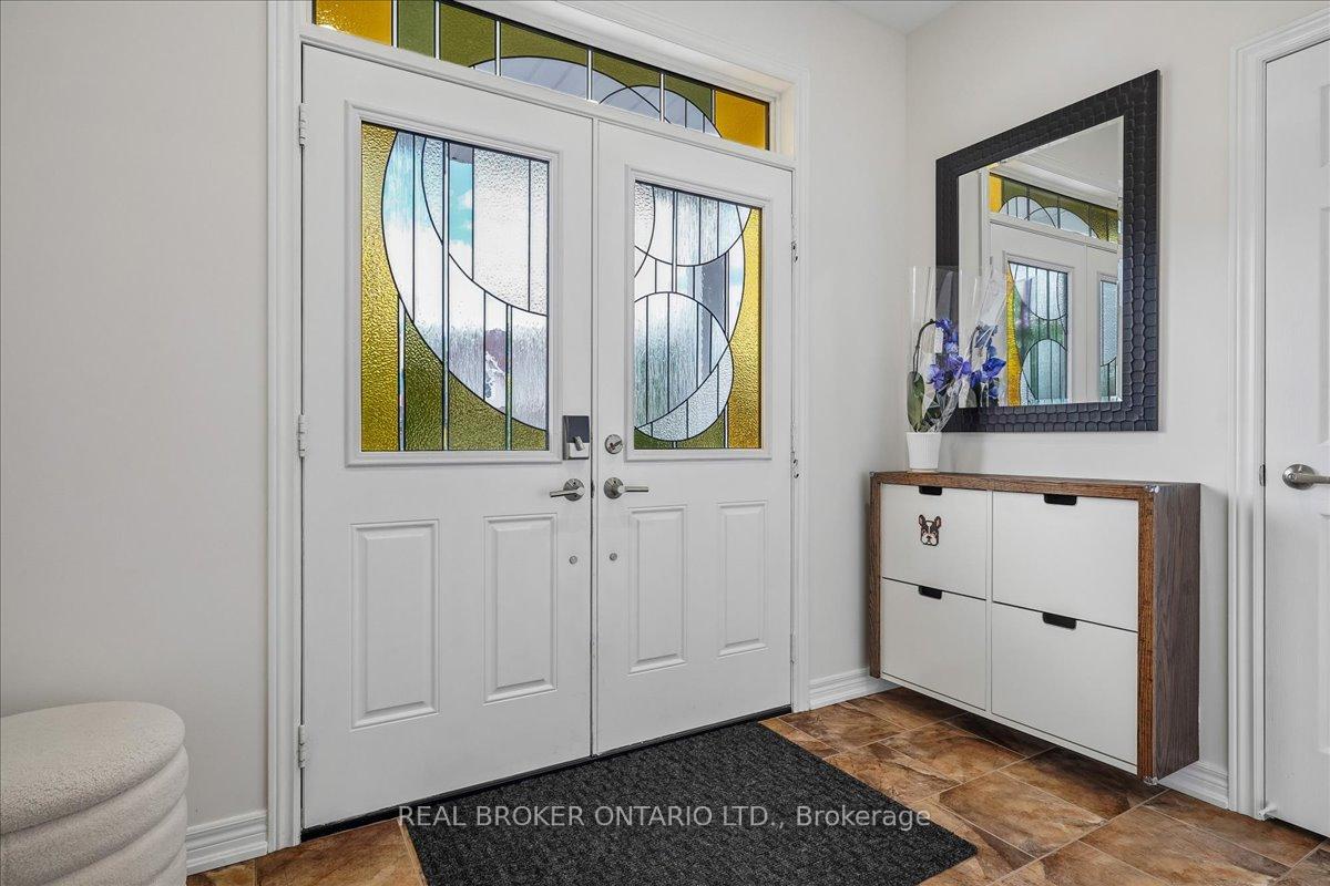 Photo 2 of 90 Erskine Drive, Clarington, Newcastle — HOMEH