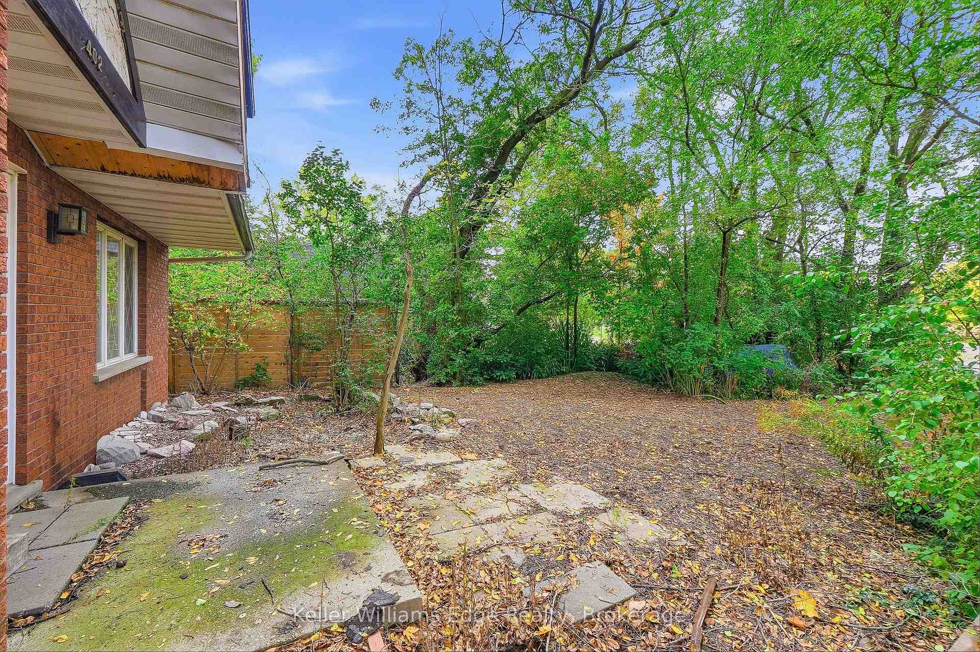 Photo 4 of 402 Rock Chapel Road, Hamilton, Rural Flamborough — HOMEH
