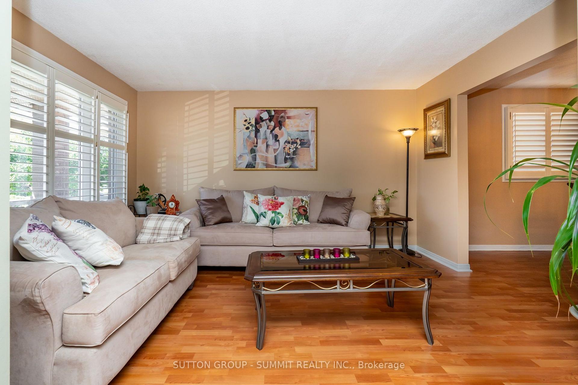 Photo 4 of 437 Eaglewood Drive, Hamilton, Eleanor — HOMEH
