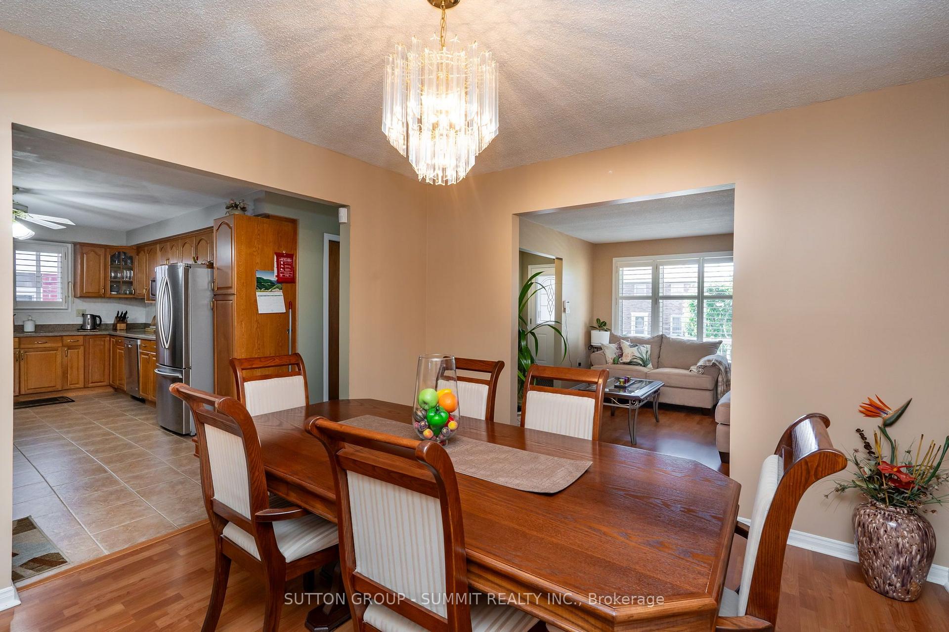 Photo 8 of 437 Eaglewood Drive, Hamilton, Eleanor — HOMEH