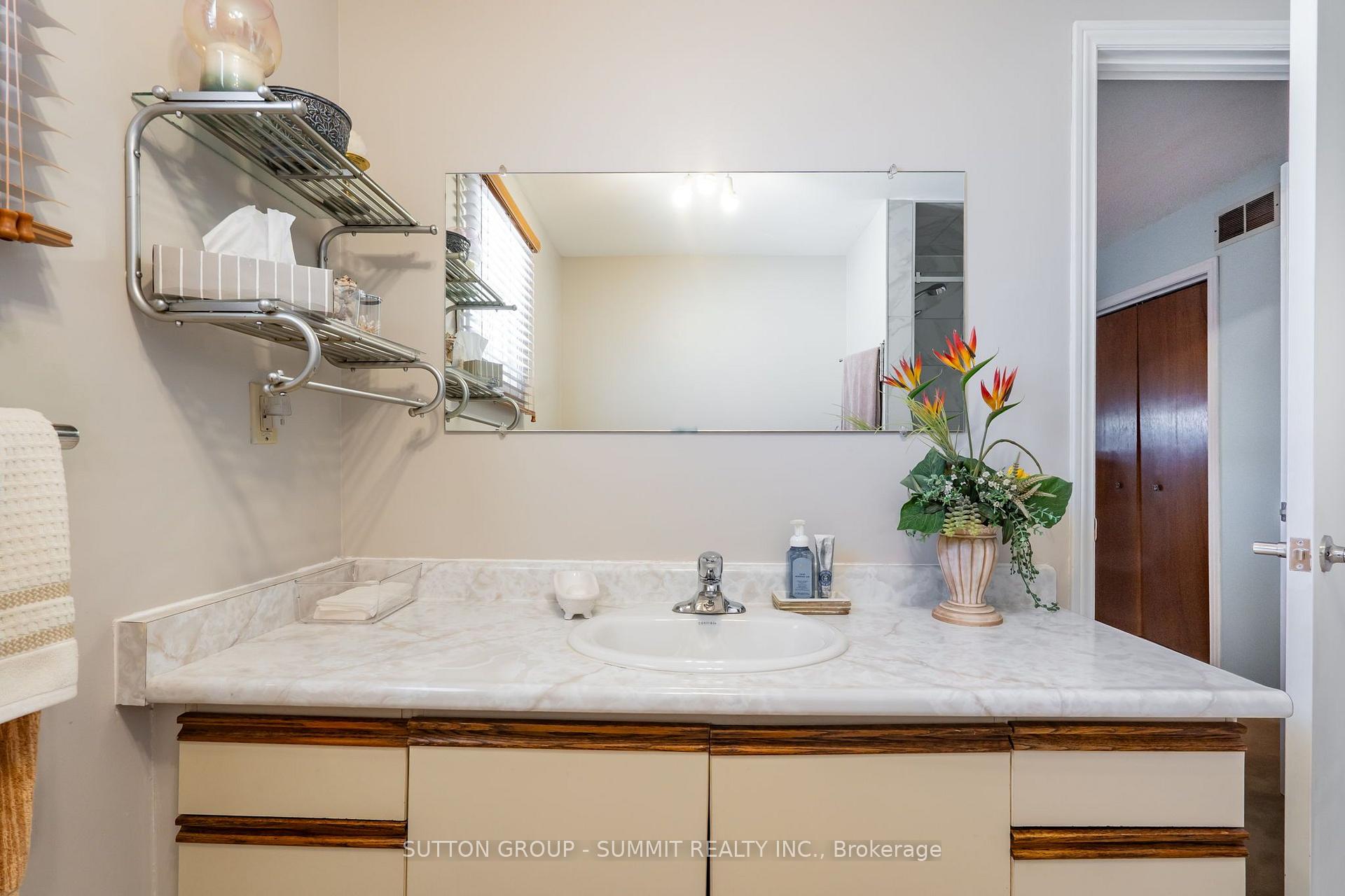Photo 19 of 437 Eaglewood Drive, Hamilton, Eleanor — HOMEH