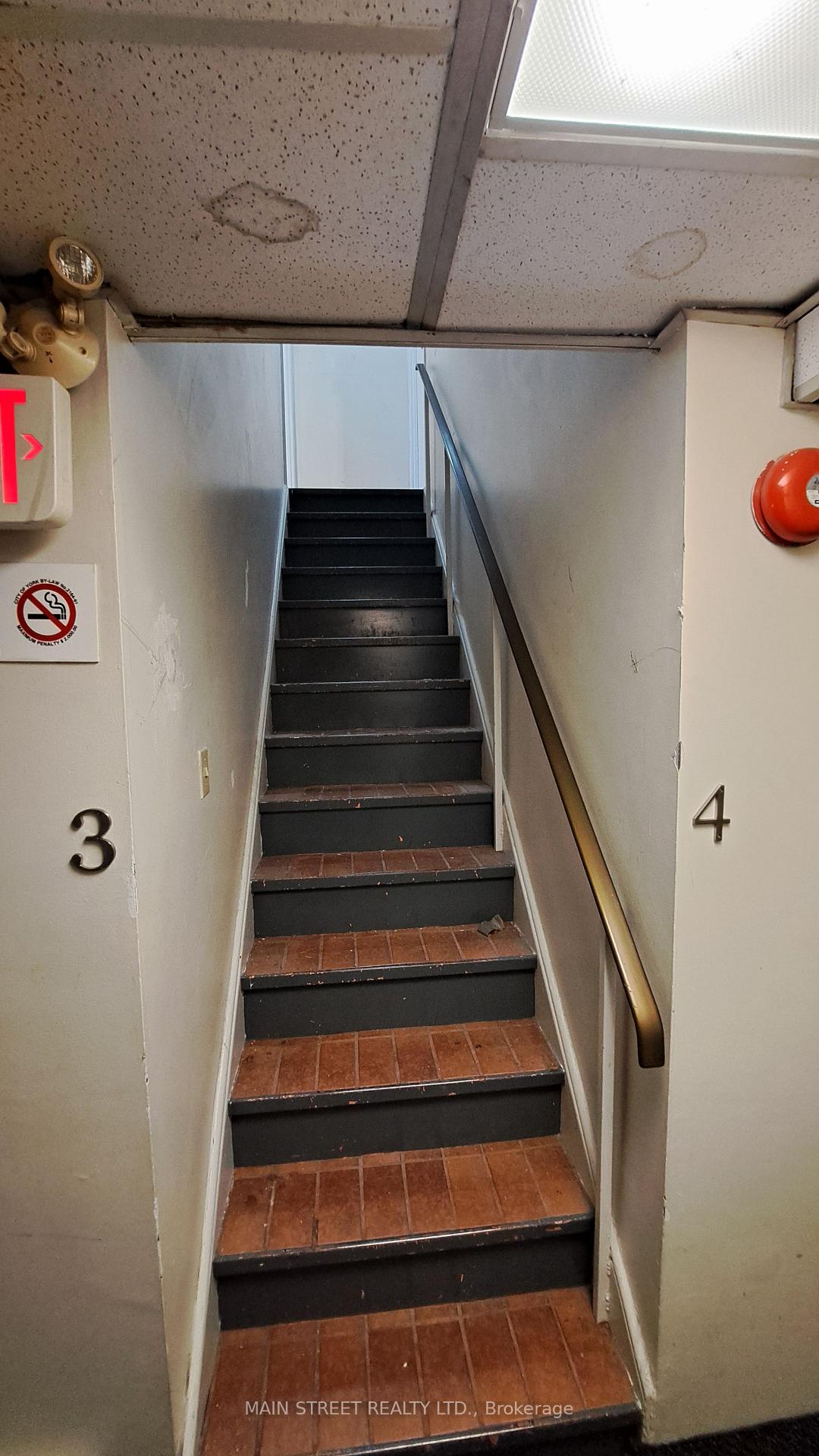 Photo 5 of Unit 3, 2588A Yonge Street, Toronto, Lawrence Park South — HOMEH