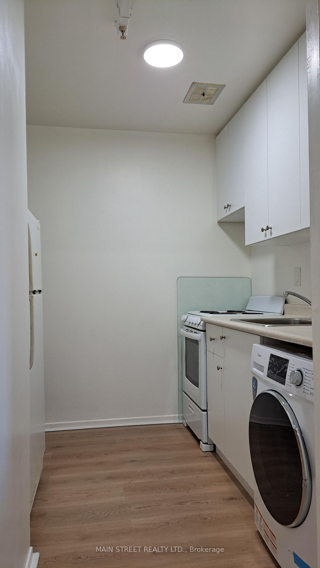 Photo 12 of Unit 3, 2588A Yonge Street, Toronto, Lawrence Park South — HOMEH