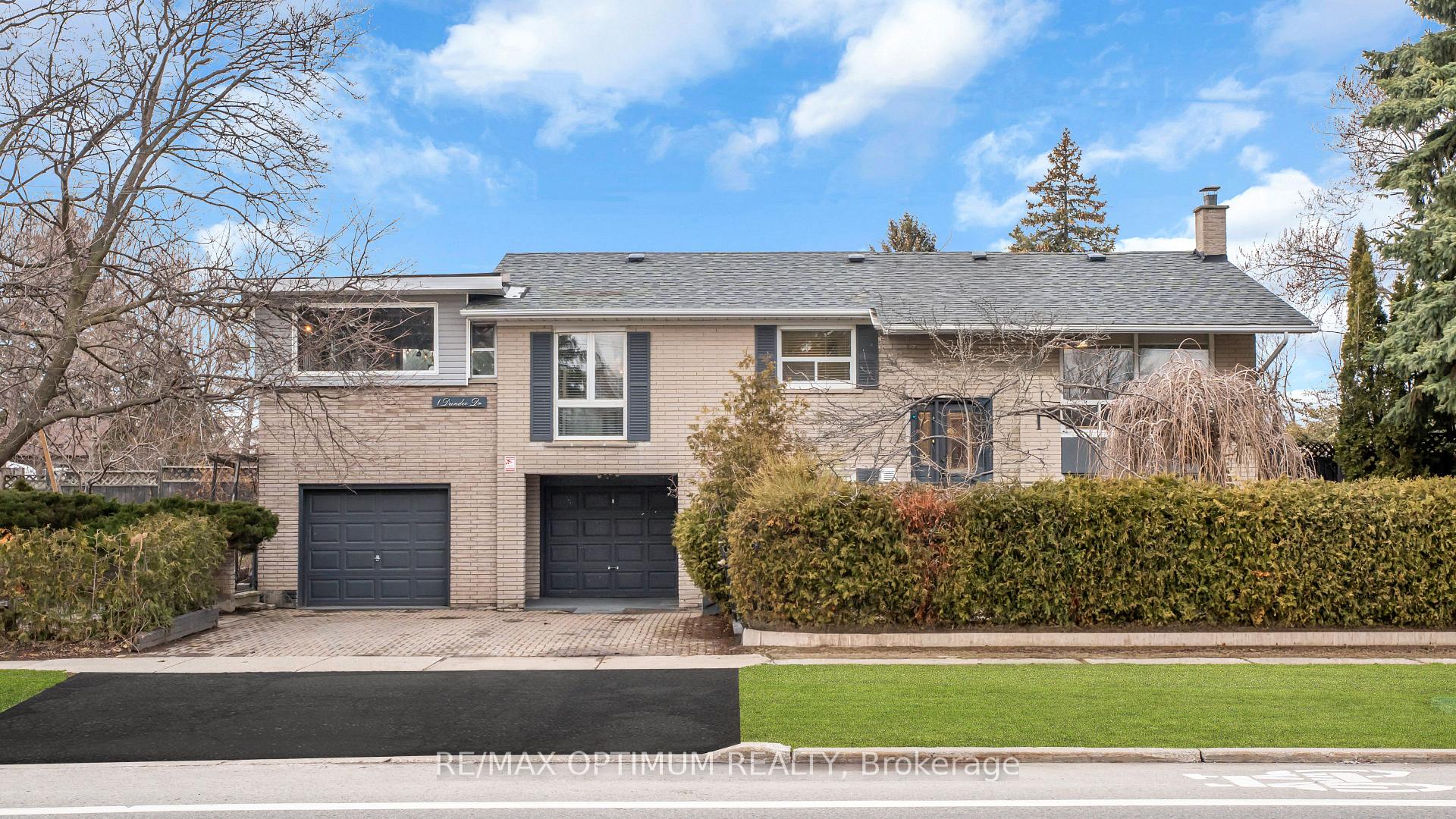 Photo 2 of 1 Dundee Drive, North York, York University Heights — HOMEH