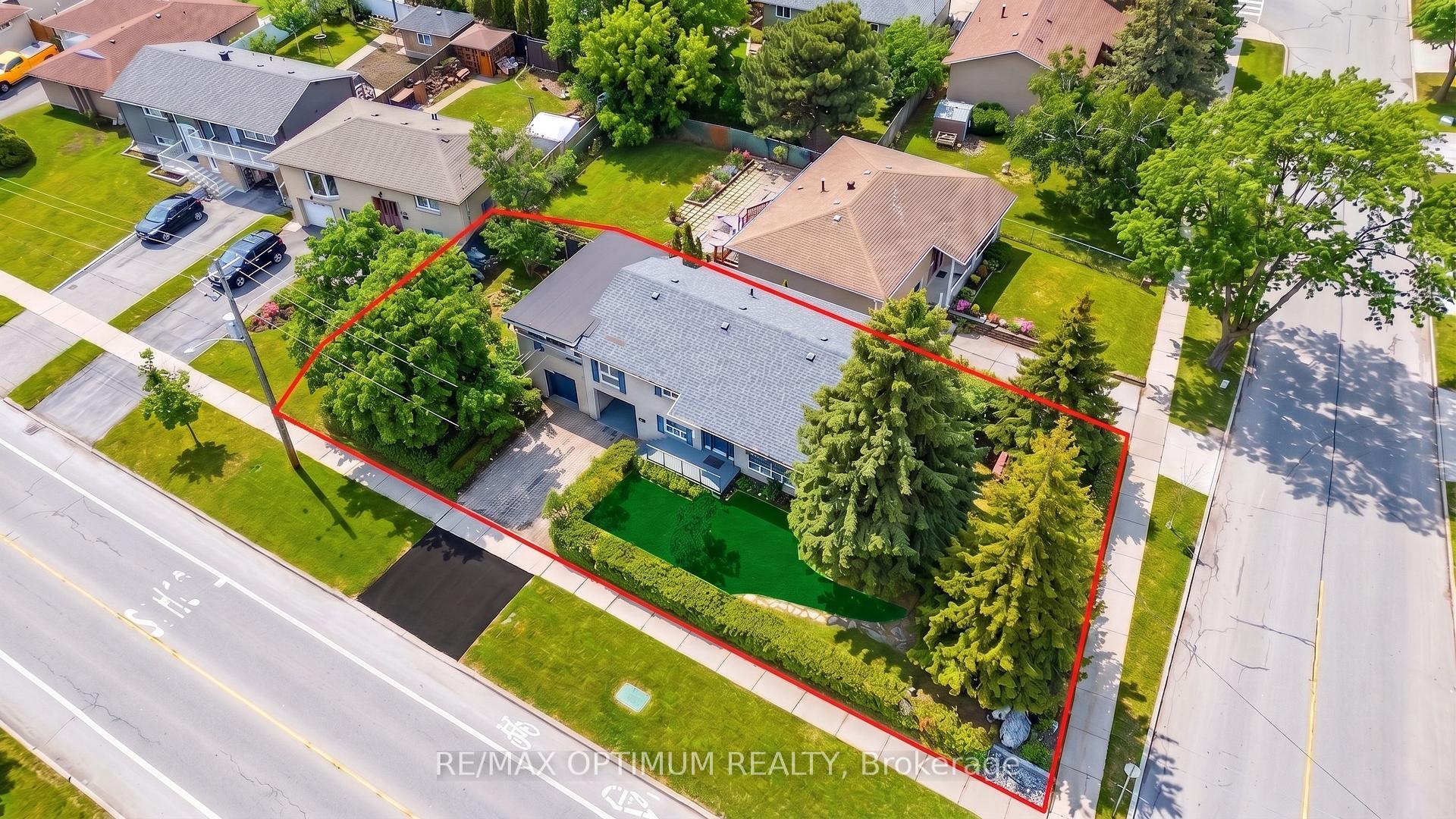 Photo 3 of 1 Dundee Drive, North York, York University Heights — HOMEH