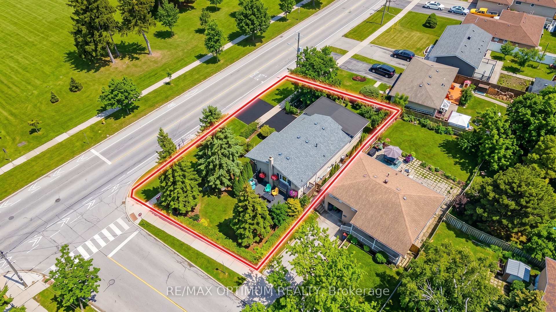 Photo 5 of 1 Dundee Drive, North York, York University Heights — HOMEH
