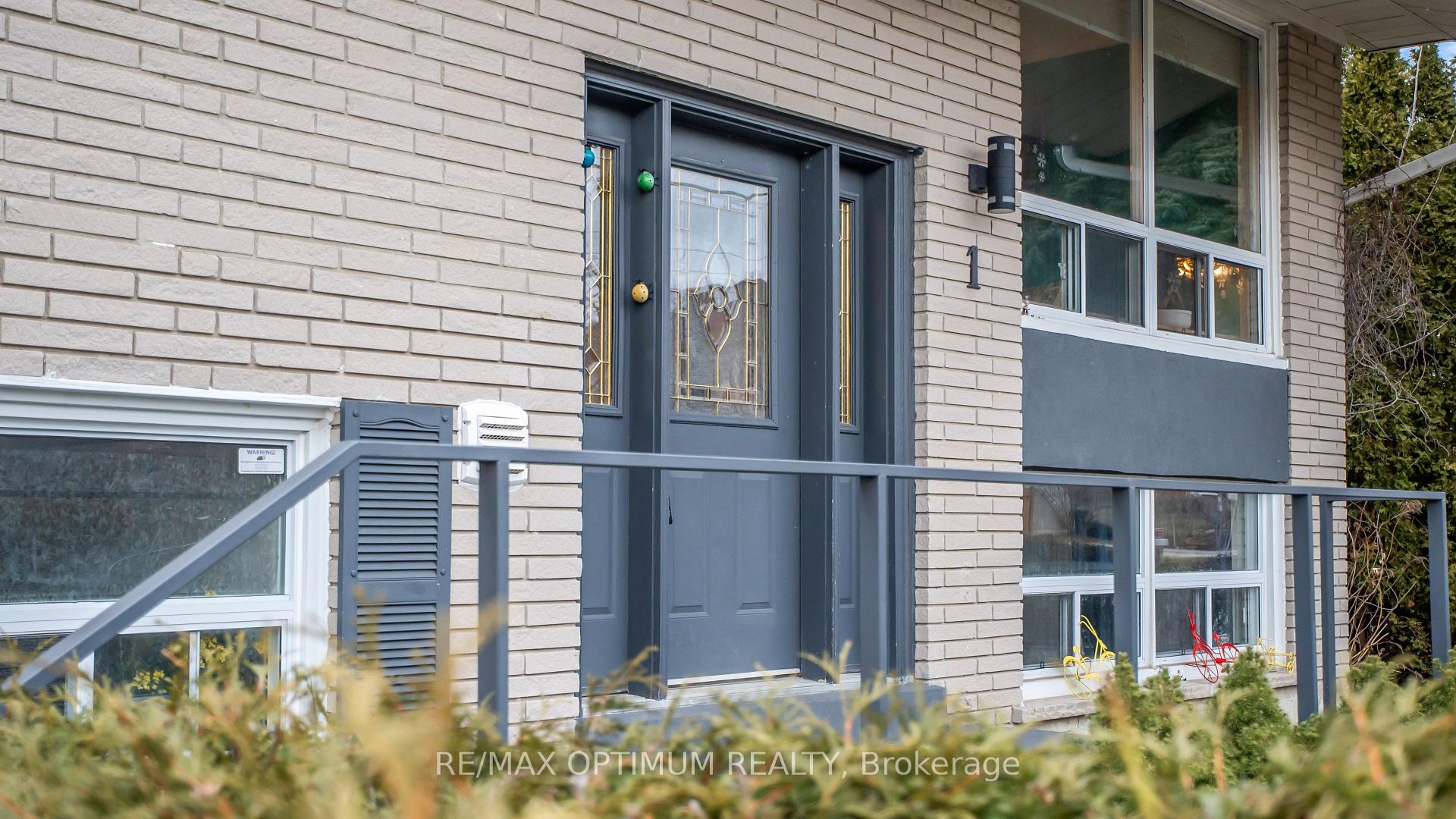 Photo 8 of 1 Dundee Drive, North York, York University Heights — HOMEH