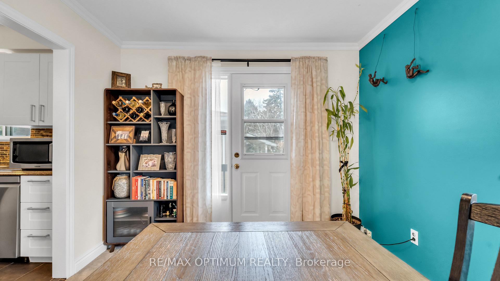 Photo 14 of 1 Dundee Drive, North York, York University Heights — HOMEH