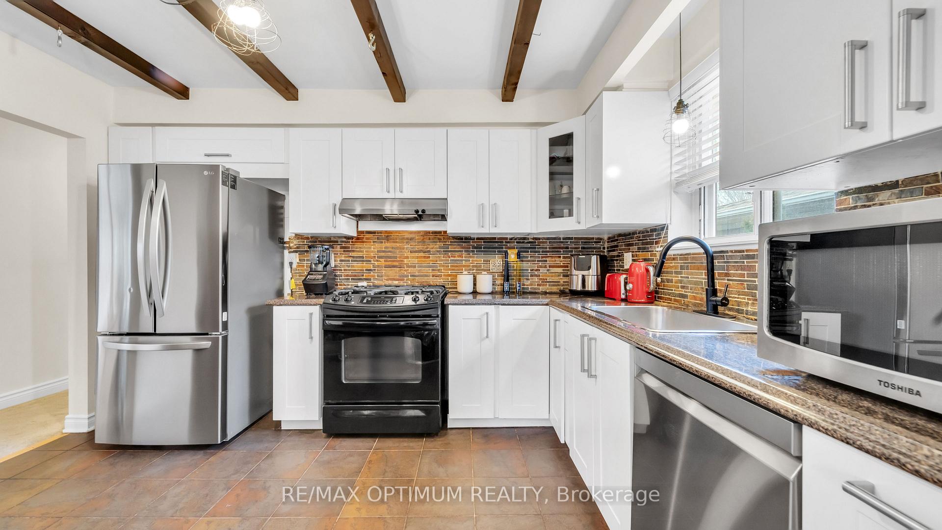Photo 16 of 1 Dundee Drive, North York, York University Heights — HOMEH