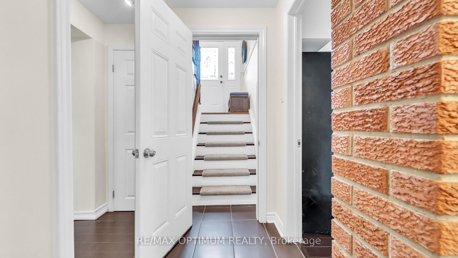 Photo 25 of 1 Dundee Drive, North York, York University Heights — HOMEH