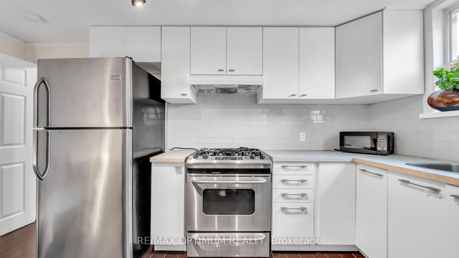 Photo 26 of 1 Dundee Drive, North York, York University Heights — HOMEH