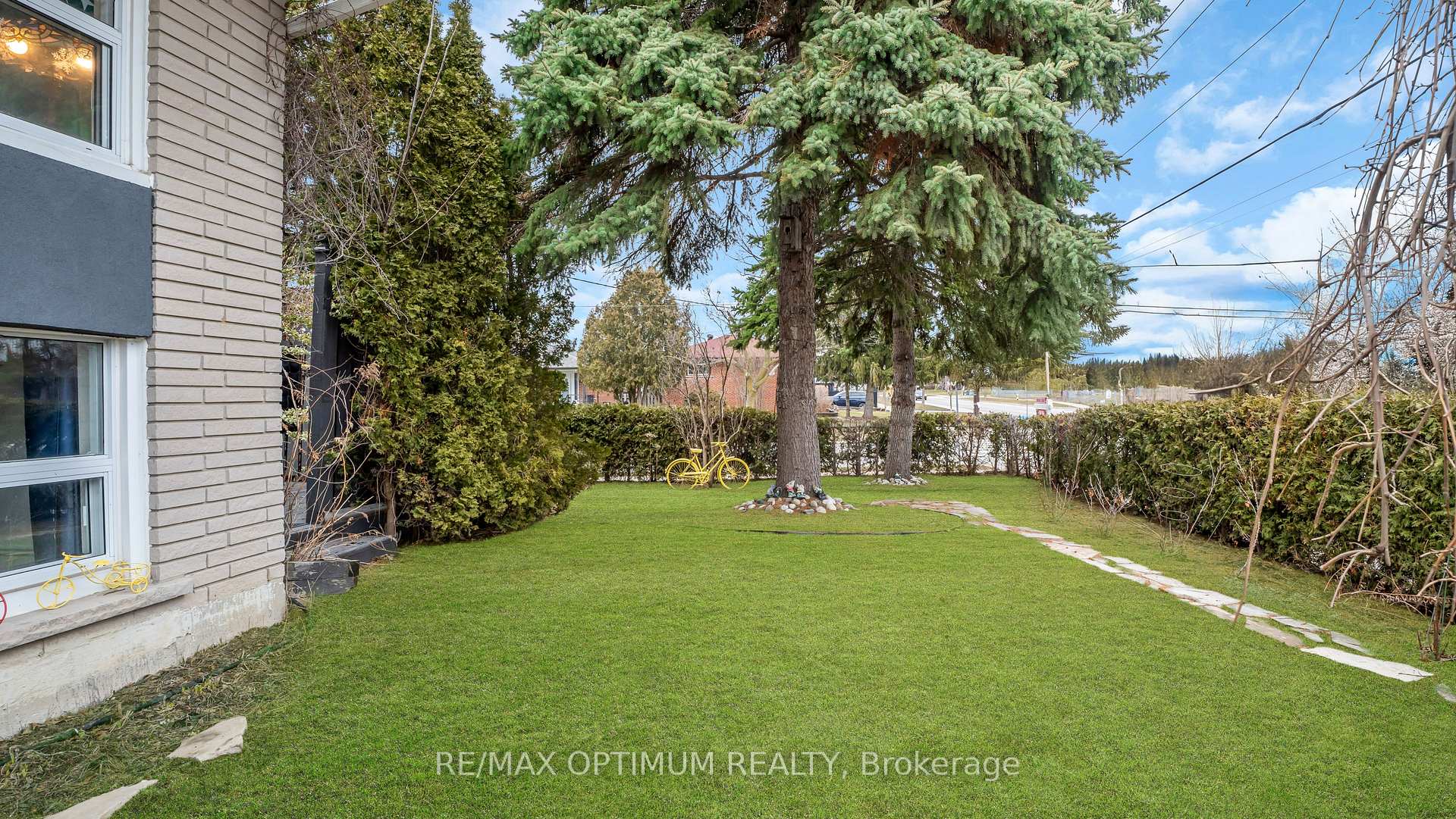 Photo 35 of 1 Dundee Drive, North York, York University Heights — HOMEH
