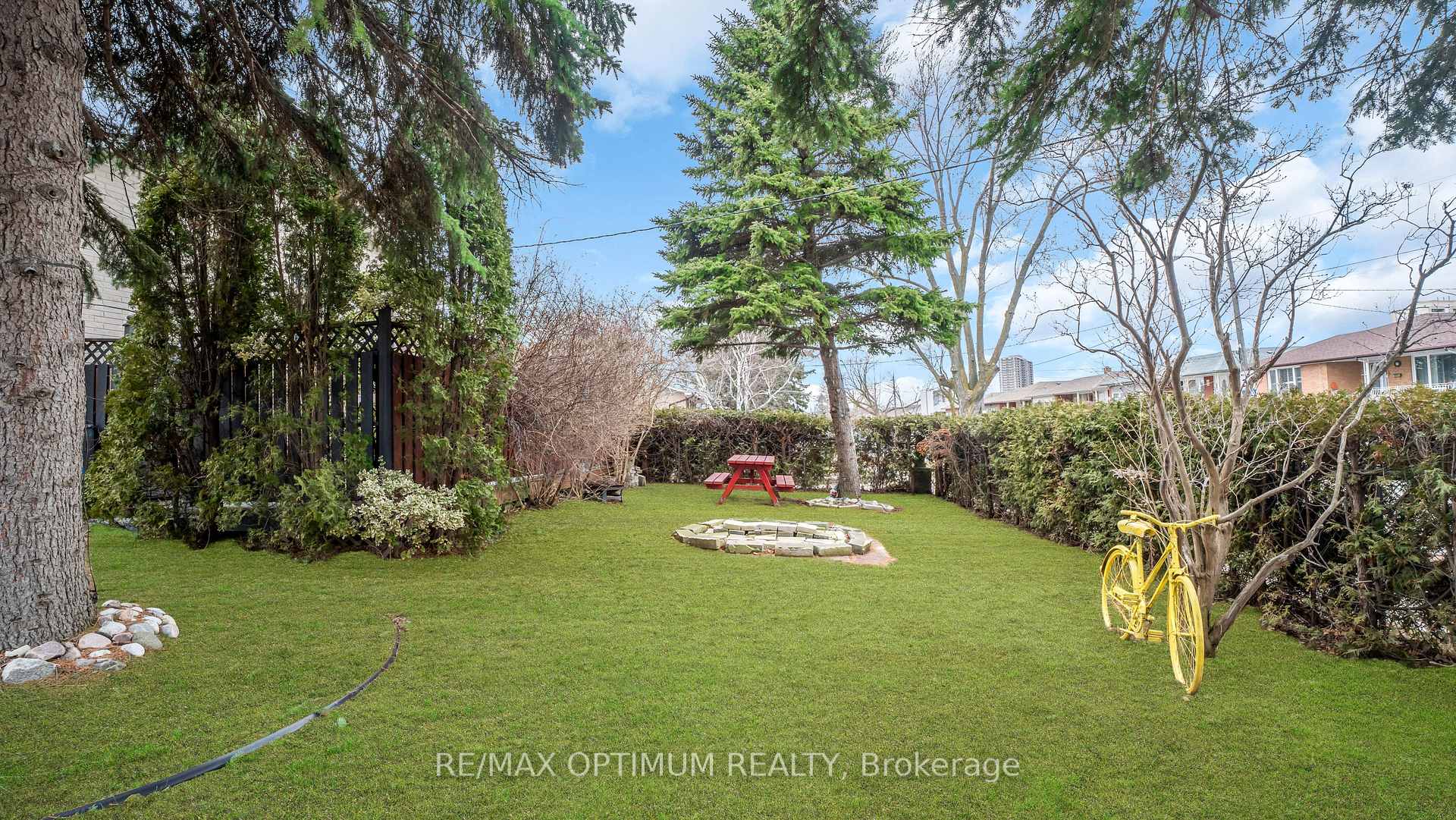 Photo 36 of 1 Dundee Drive, North York, York University Heights — HOMEH