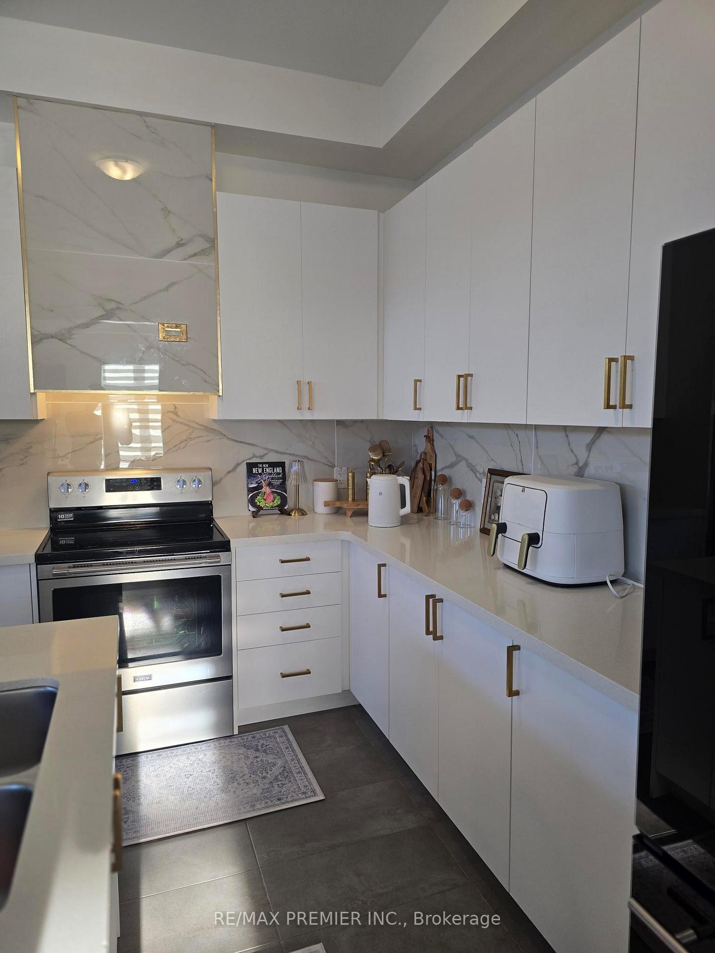 Photo 5 of 106 Ed Ewert Avenue, Clarington, Newcastle — HOMEH