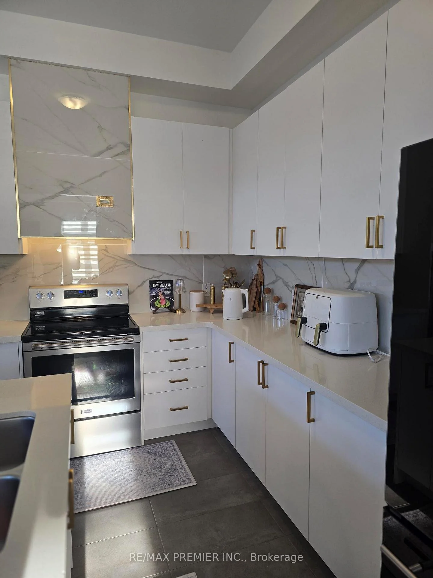 Photo 7 of 106 Ed Ewert Avenue, Clarington, Newcastle — HOMEH