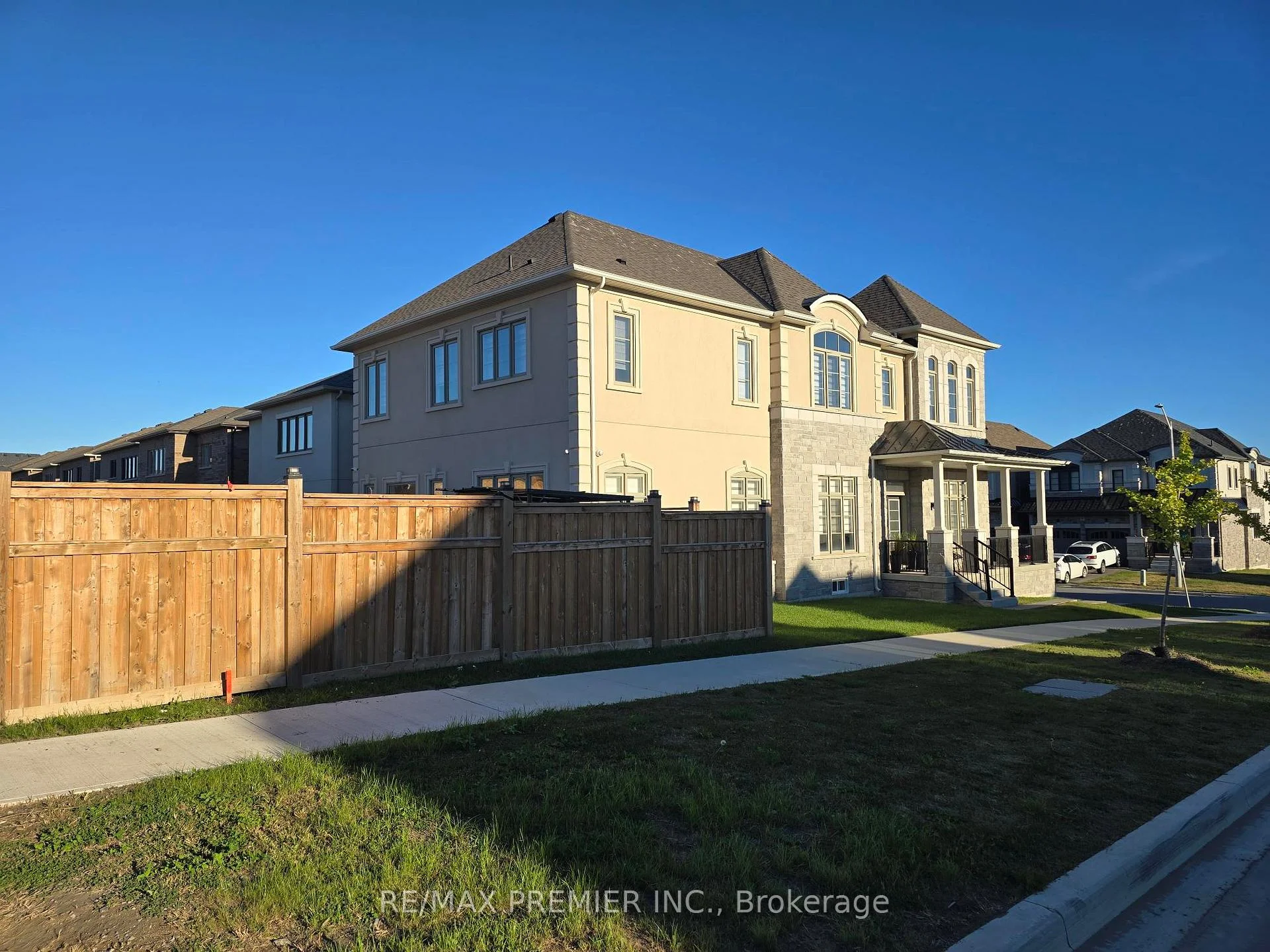 Photo 27 of 106 Ed Ewert Avenue, Clarington, Newcastle — HOMEH
