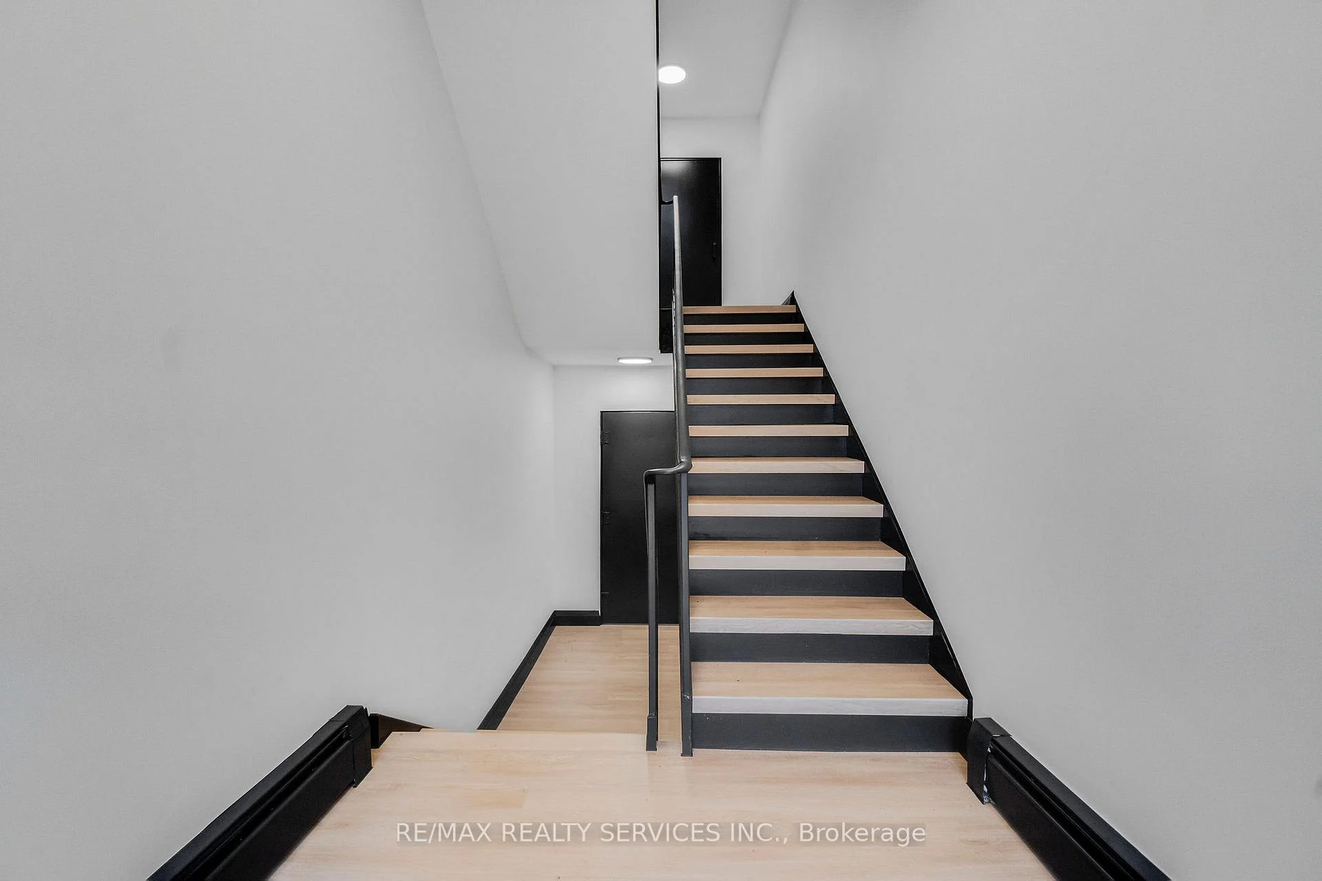 Photo 6 of Unit 206, 4218 Portage Road, Niagara Falls, Cherrywood — HOMEH