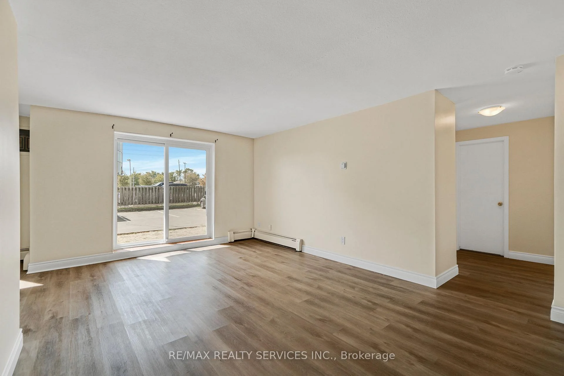 Photo 12 of Unit 206, 4218 Portage Road, Niagara Falls, Cherrywood — HOMEH
