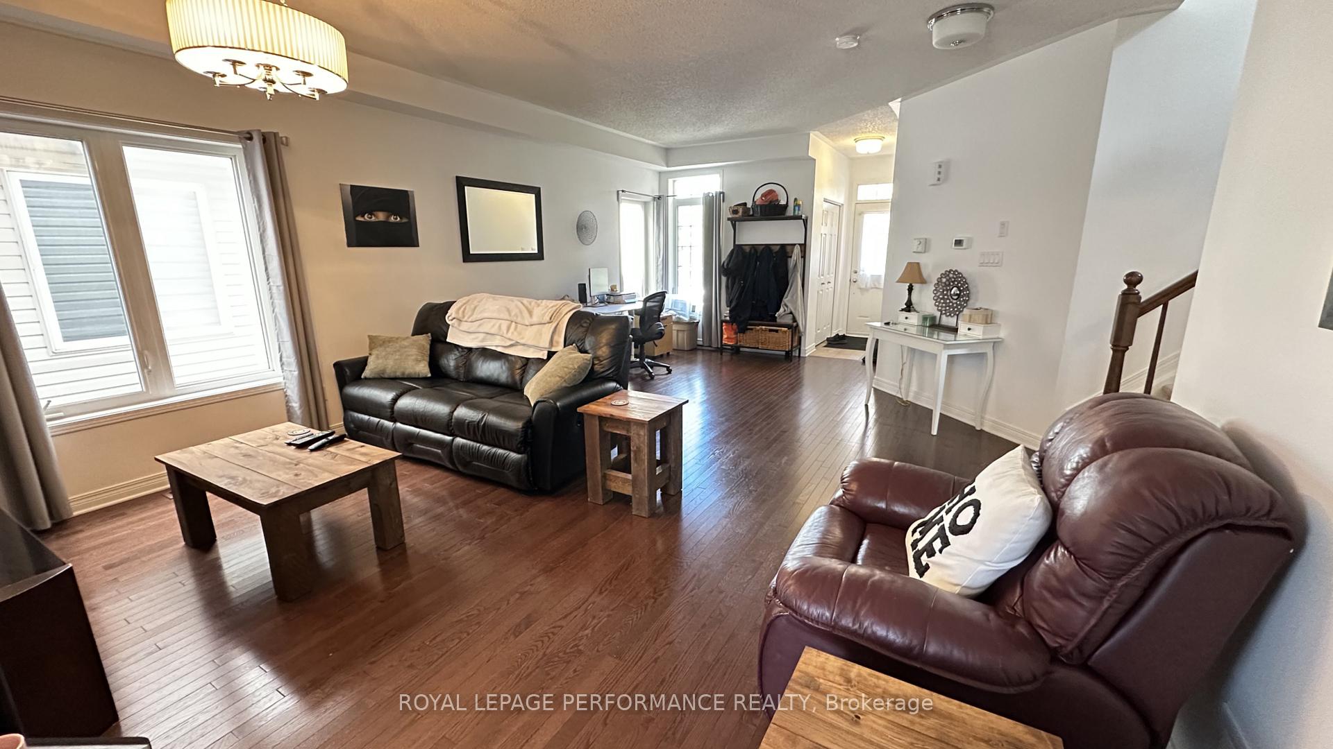 Photo 3 of 368 Antigonish Avenue, Ottawa, Springridge/East Village — HOMEH