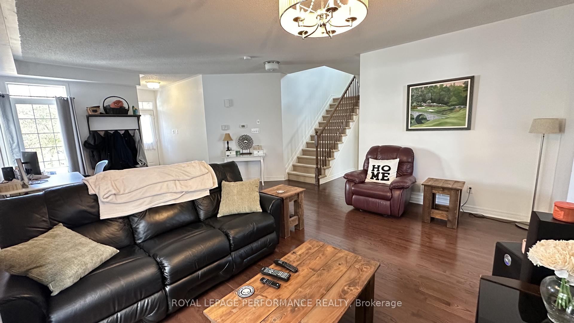 Photo 4 of 368 Antigonish Avenue, Ottawa, Springridge/East Village — HOMEH