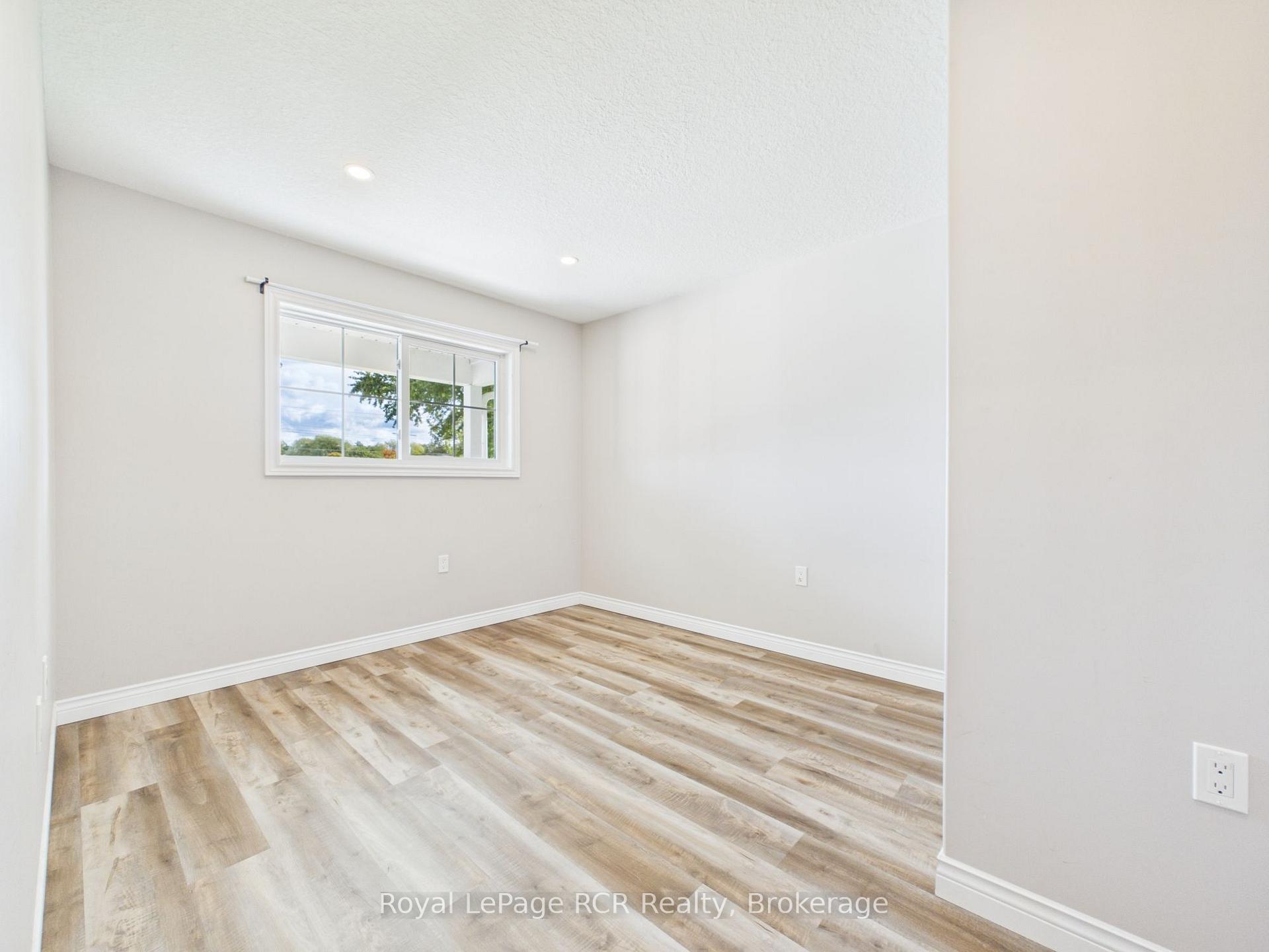 Photo 4 of Unit 3, 91135 Belmore Line, Morris Turnberry, Turnberry — HOMEH