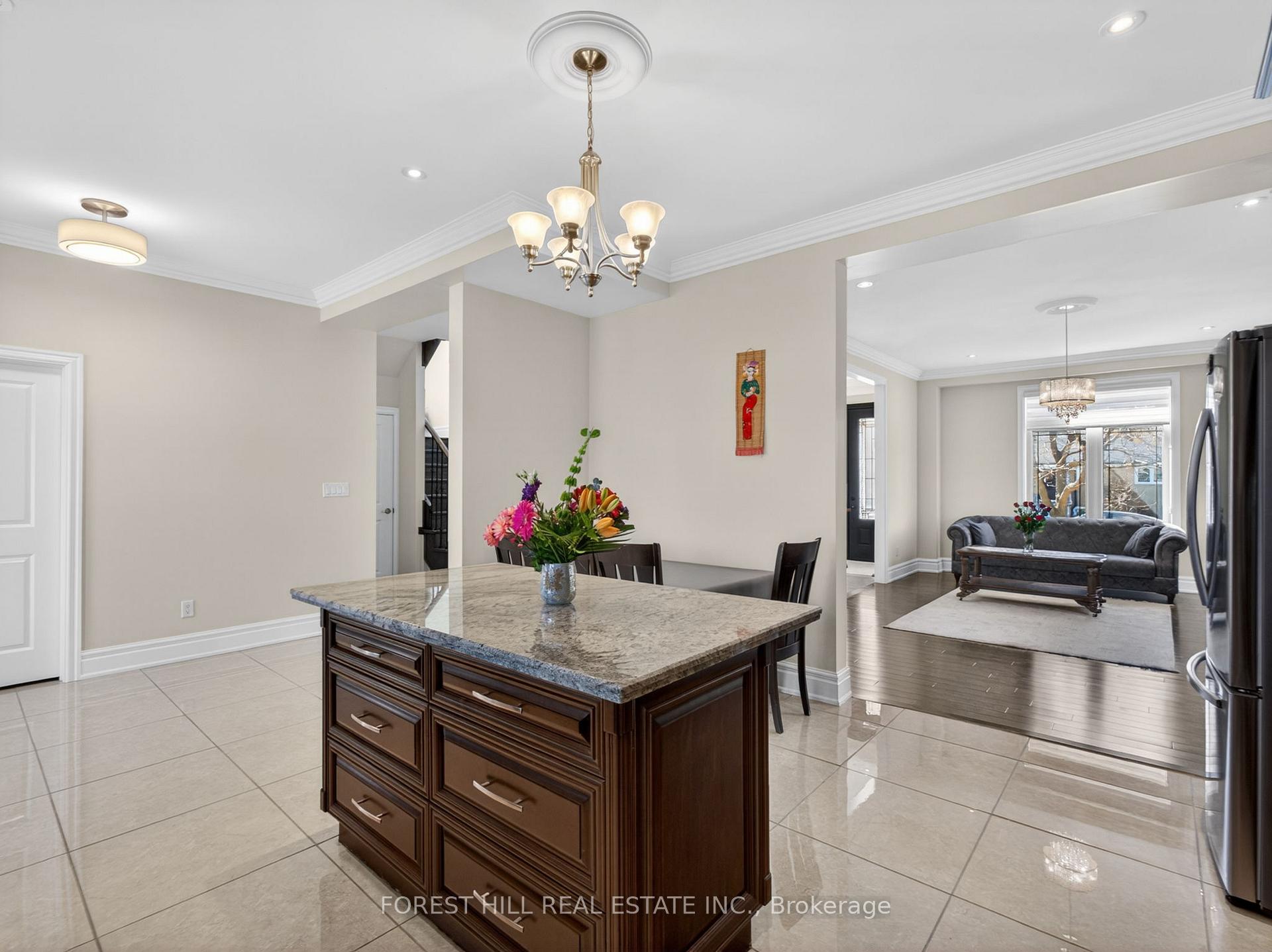 Photo 11 of 114 Regent Road, North York, Downsview-Roding-CFB — HOMEH