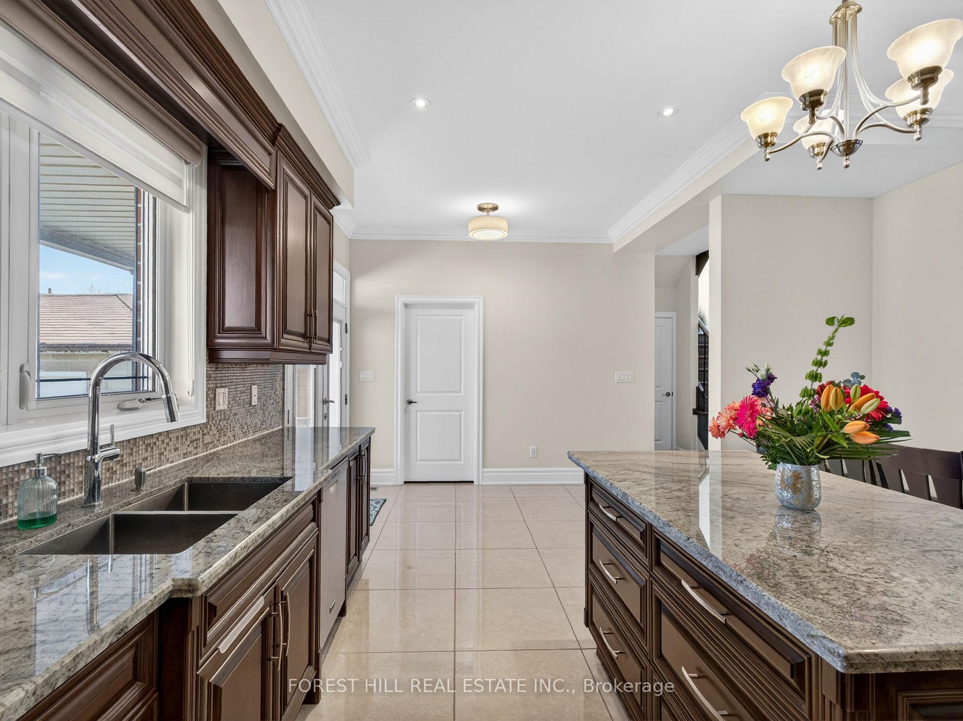 Photo 12 of 114 Regent Road, North York, Downsview-Roding-CFB — HOMEH