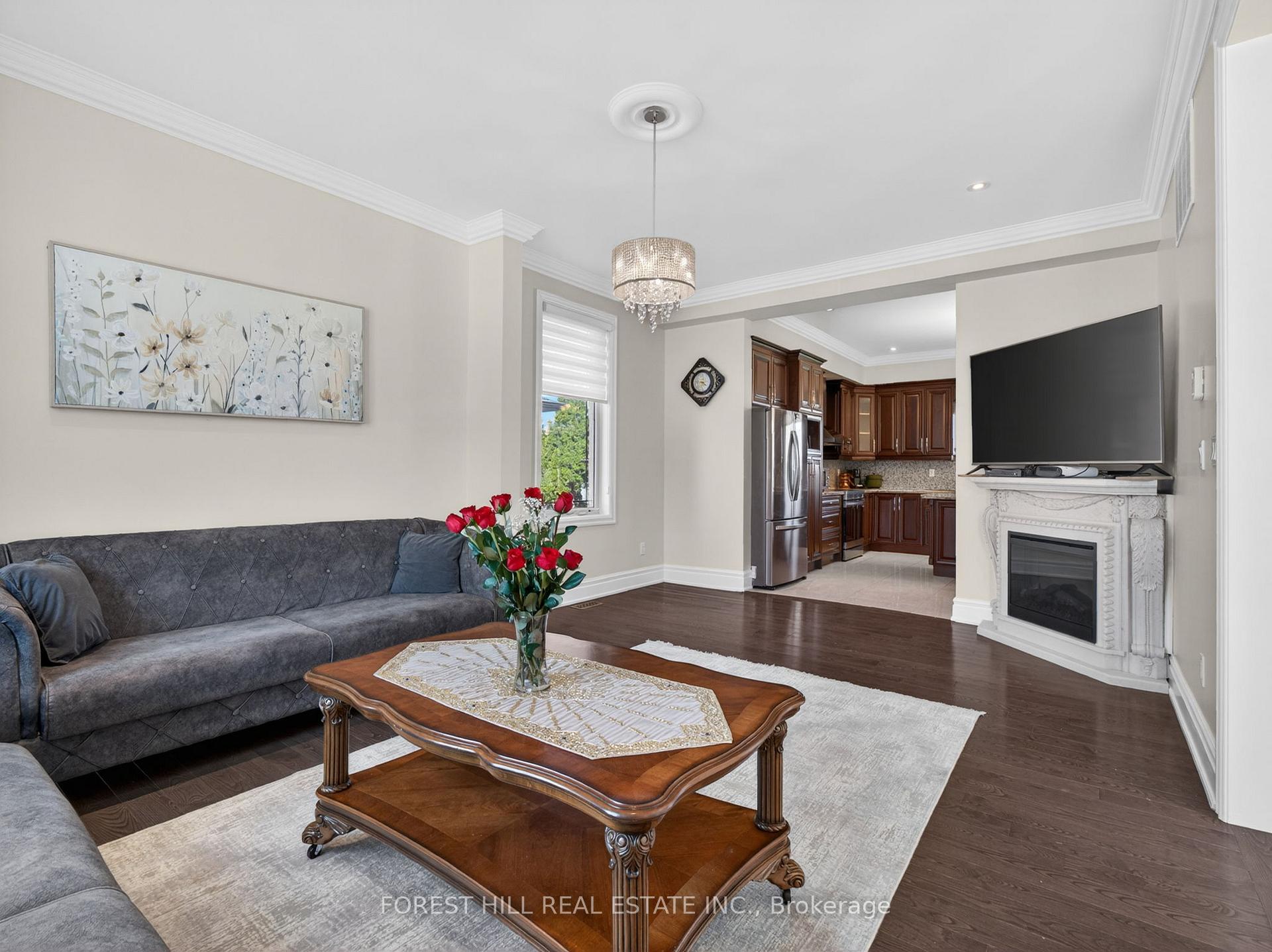 Photo 14 of 114 Regent Road, North York, Downsview-Roding-CFB — HOMEH
