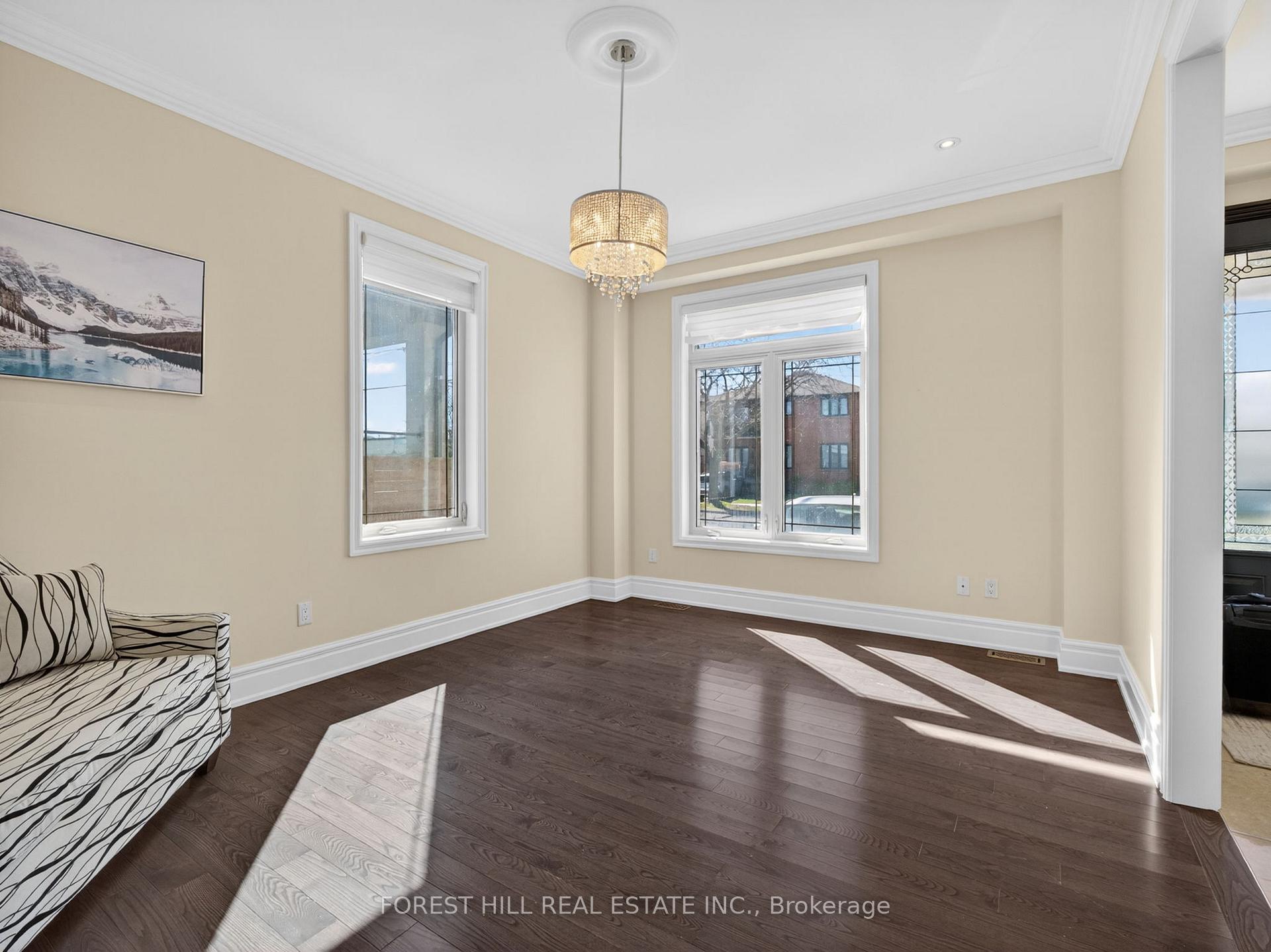 Photo 15 of 114 Regent Road, North York, Downsview-Roding-CFB — HOMEH