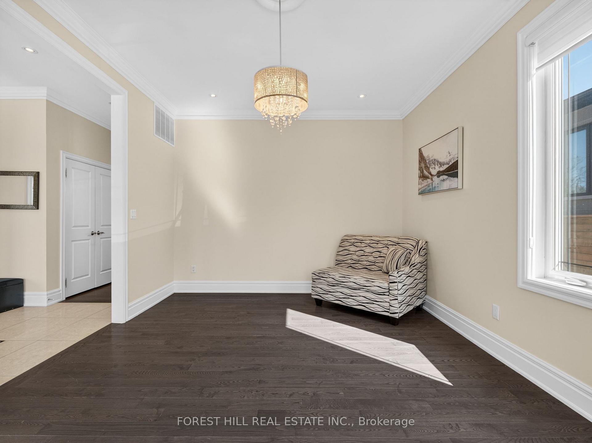 Photo 17 of 114 Regent Road, North York, Downsview-Roding-CFB — HOMEH