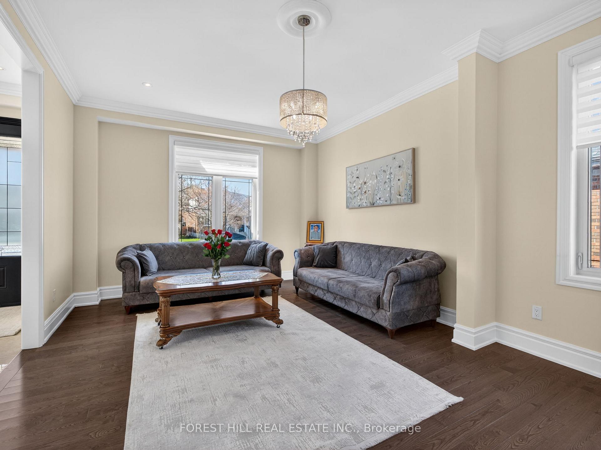 Photo 18 of 114 Regent Road, North York, Downsview-Roding-CFB — HOMEH