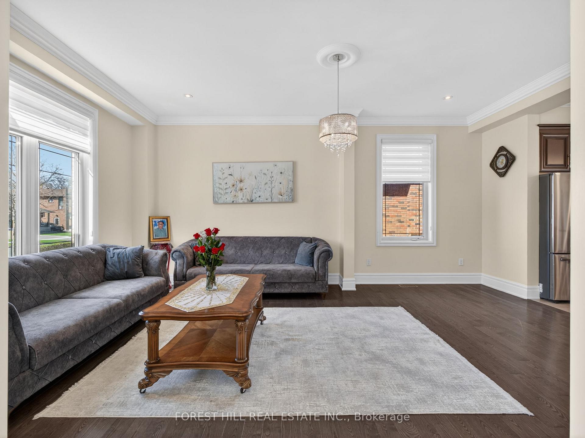 Photo 20 of 114 Regent Road, North York, Downsview-Roding-CFB — HOMEH