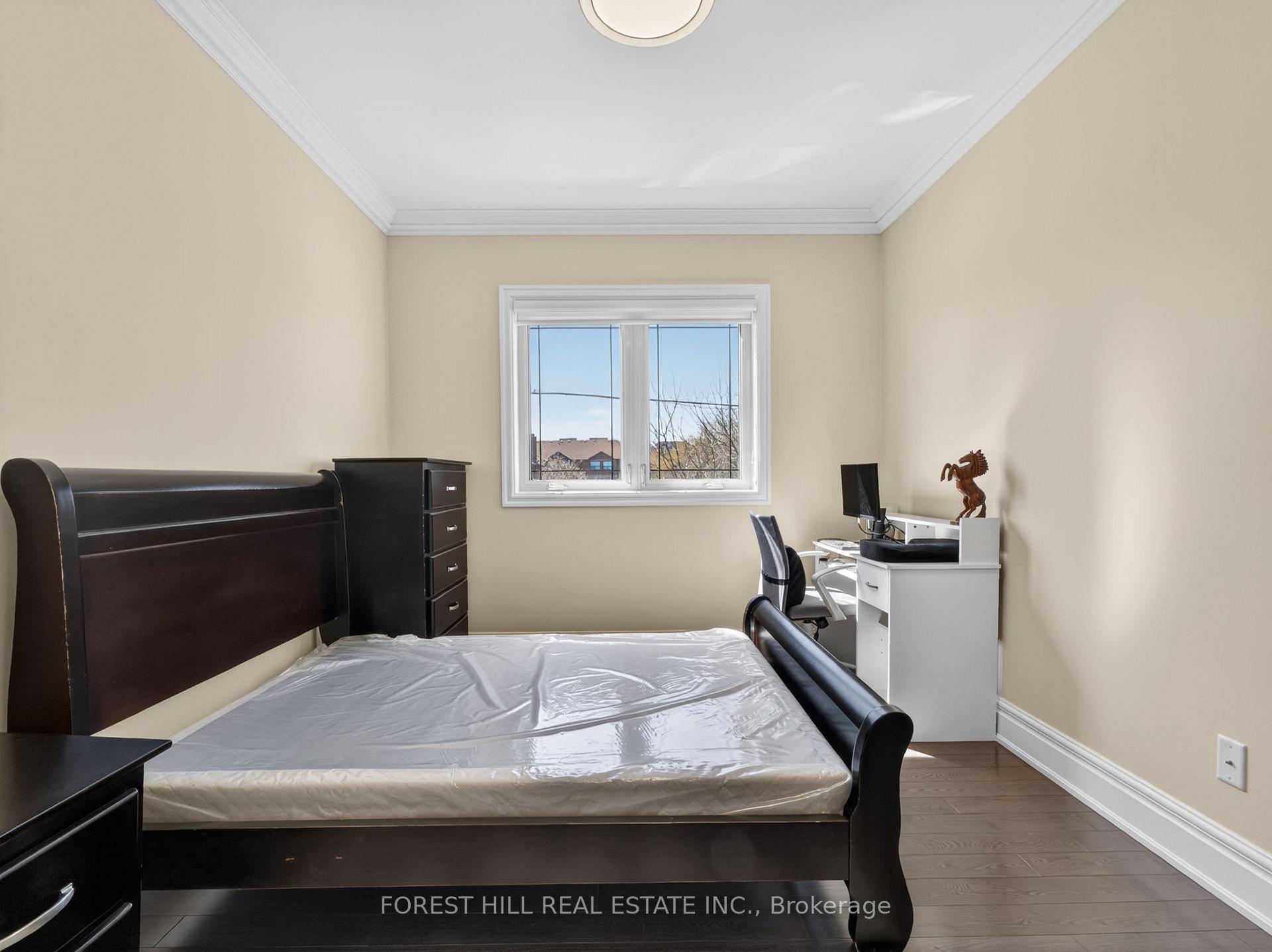 Photo 25 of 114 Regent Road, North York, Downsview-Roding-CFB — HOMEH